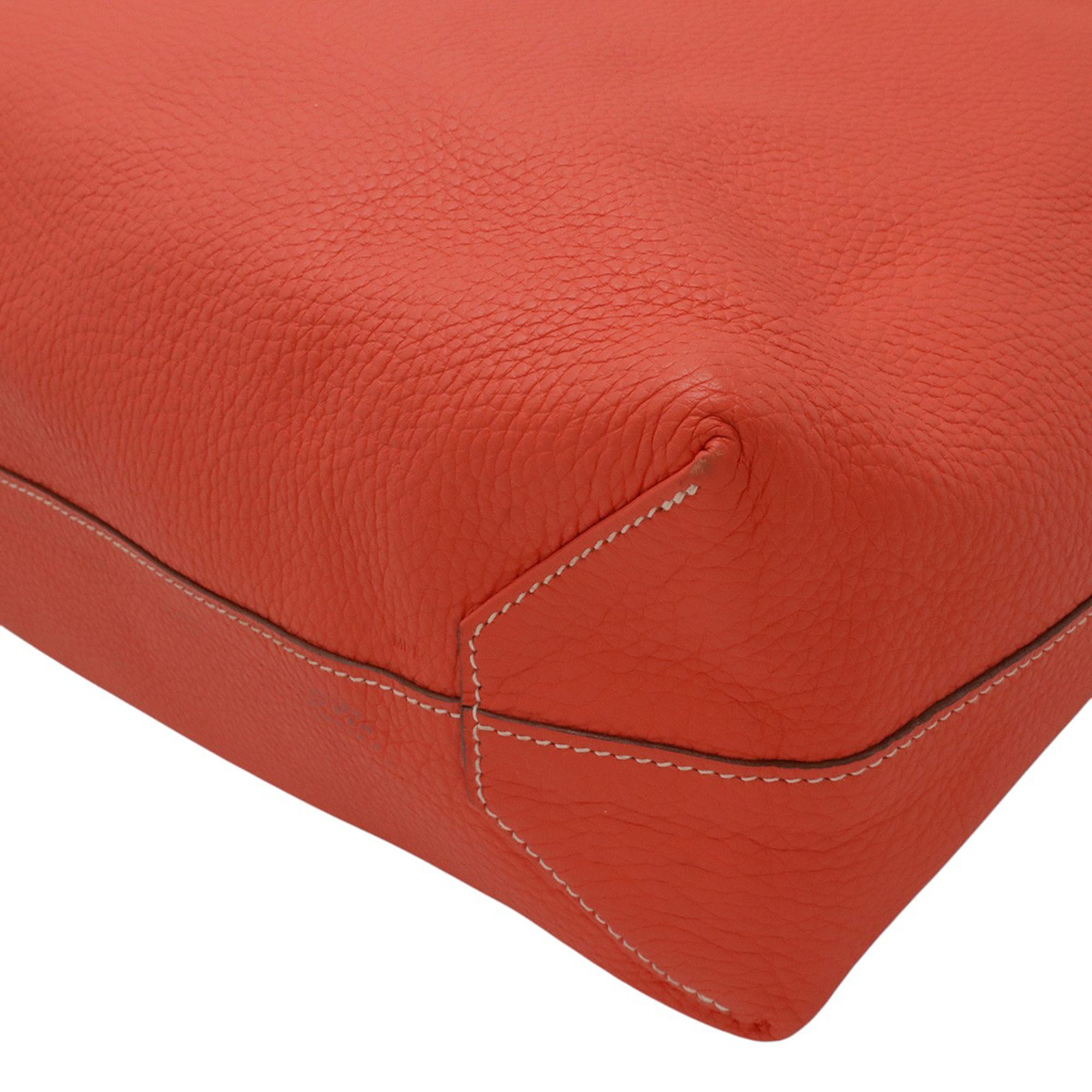 Hermès Clemence Evelyn Iii 33, från Luxclusif, i färgen orange. Klicka för att öppna bilden i stort format