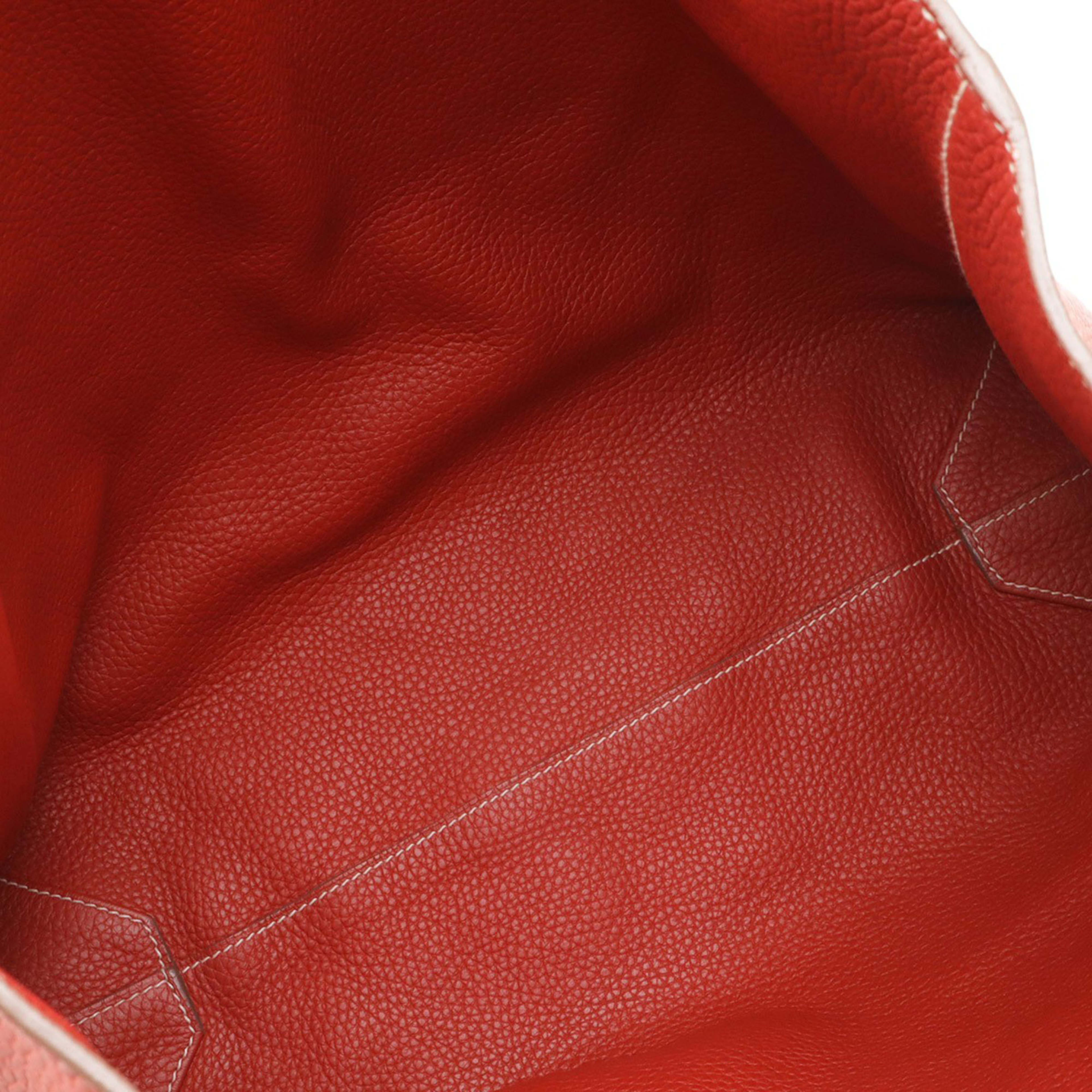 Hermès Clemence Evelyn Iii 33, från Luxclusif, i färgen orange. Klicka för att öppna bilden i stort format