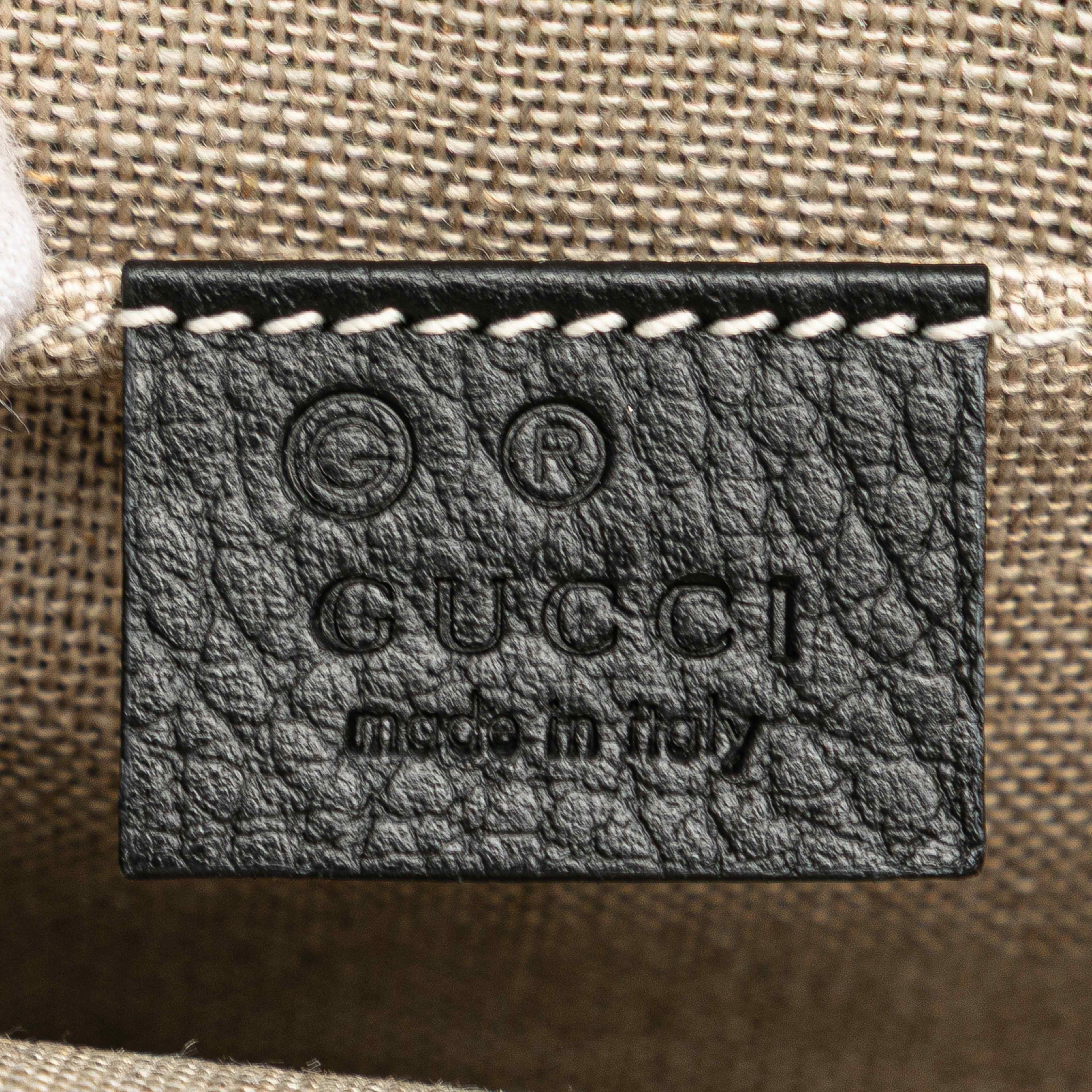 Gucci Small Dollar Calfskin Interlocking G Crossbody, från Luxclusif, i färgen black. Klicka för att öppna bilden i stort format