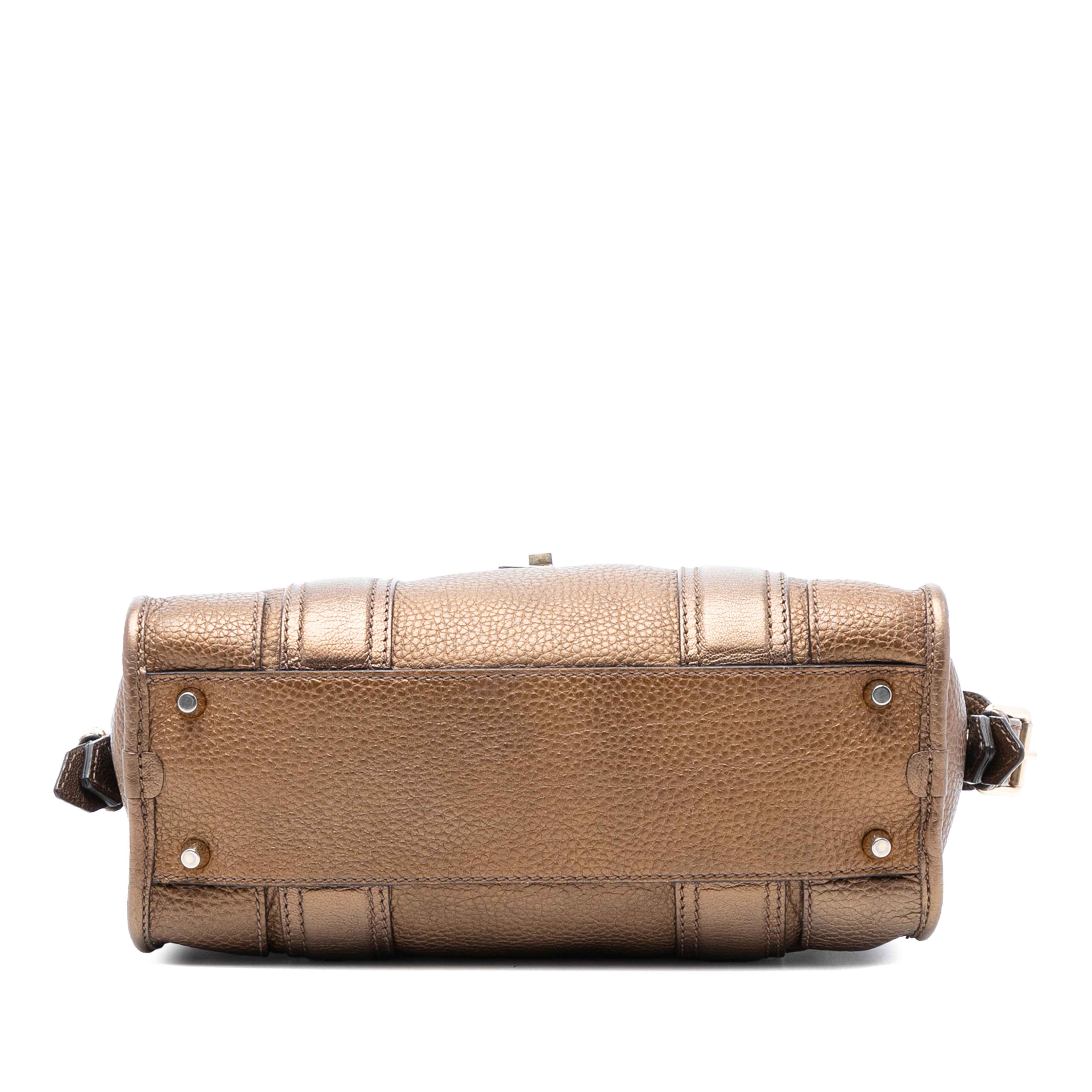 Burberry Leather Top Handle Bag, från Luxclusif, i färgen bronze. Klicka för att öppna bilden i stort format