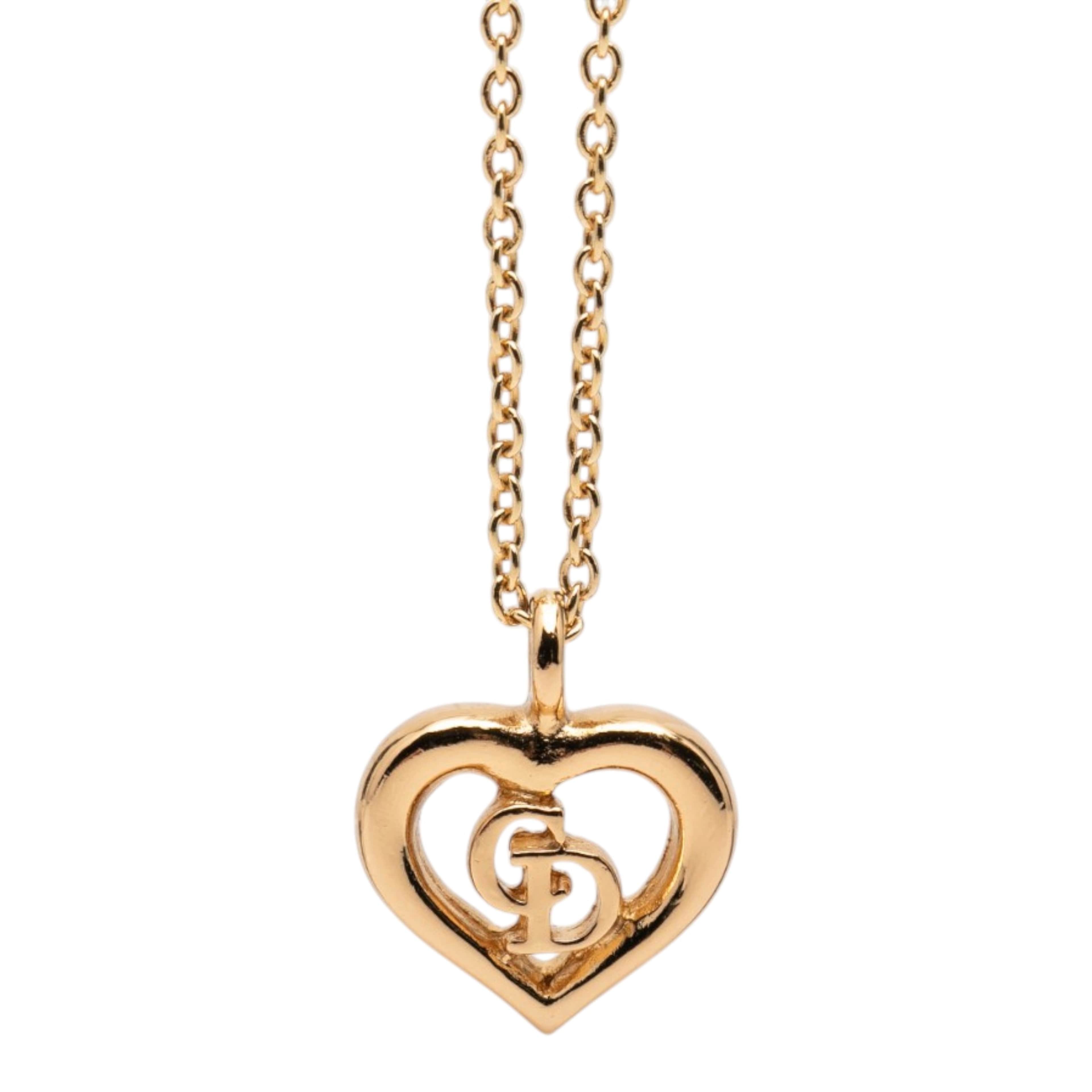 Dior Gold Plated Cd Logo Heart Pendant Necklace, från Luxclusif, i färgen gold. Klicka för att öppna bilden i stort format
