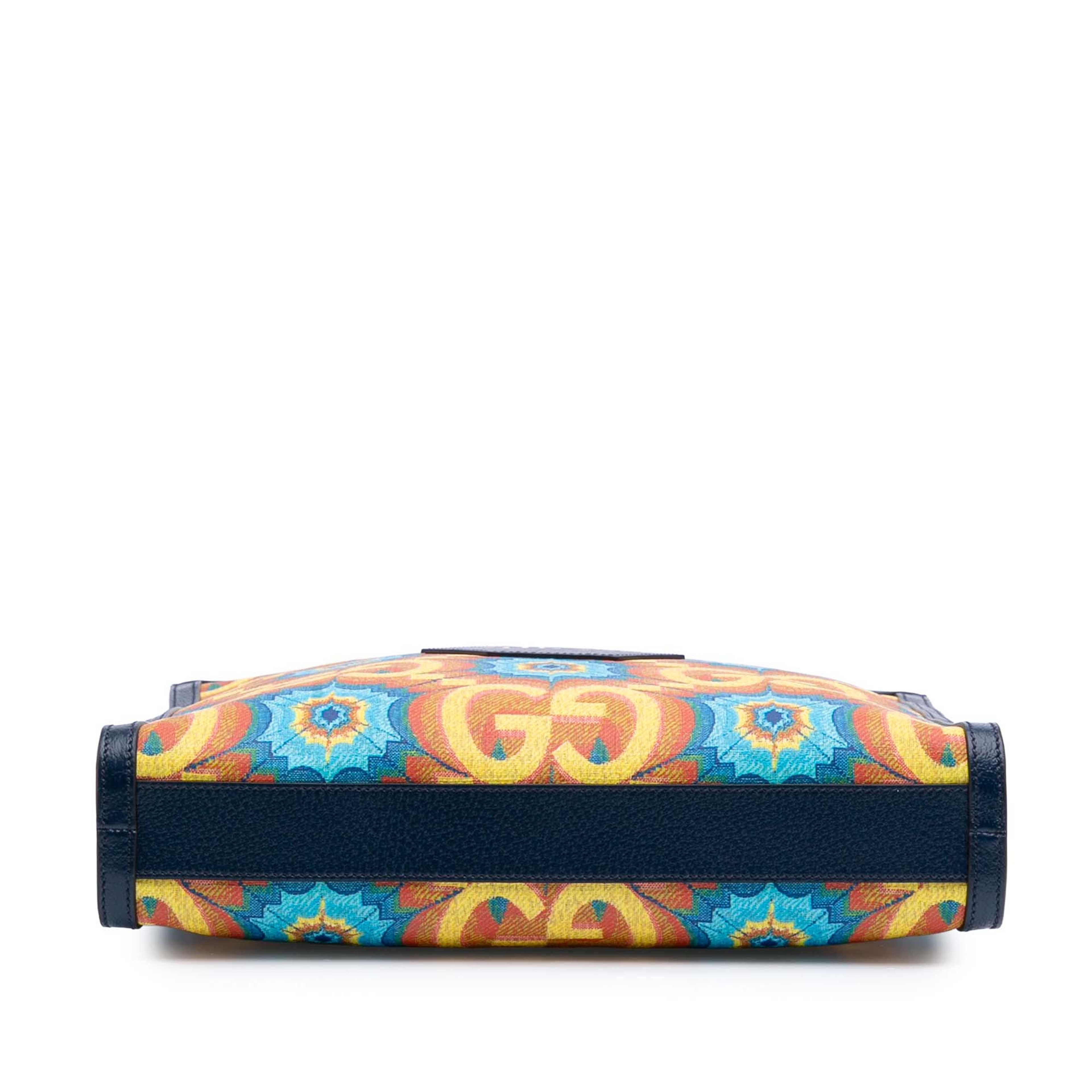 Gucci Gg Supreme Kaleidoscope Tote, från Luxclusif, i färgen blue. Klicka för att öppna bilden i stort format