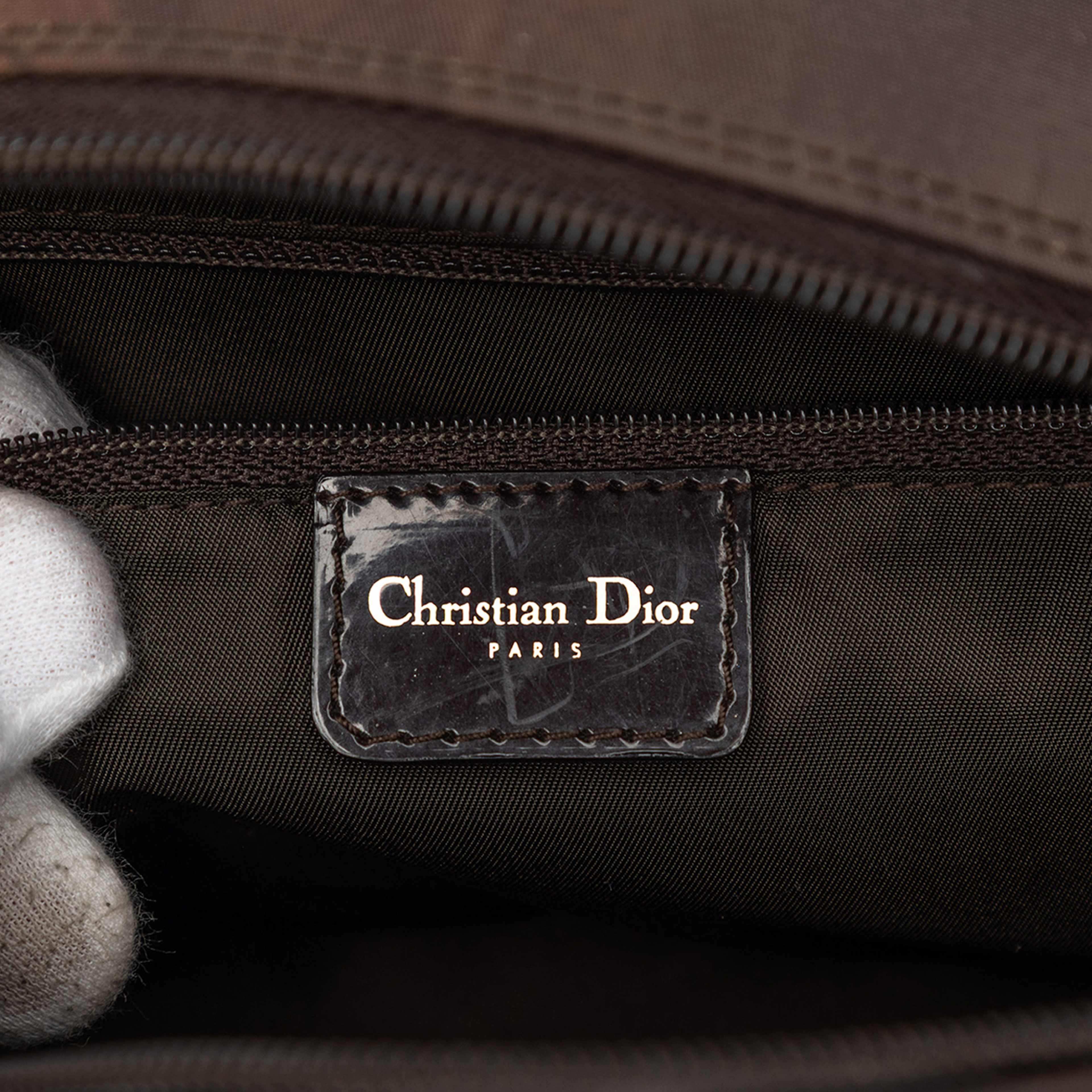 Dior Mini Printed Nylon Double Saddle Bowler Bag, från Luxclusif, i färgen brown. Klicka för att öppna bilden i stort format