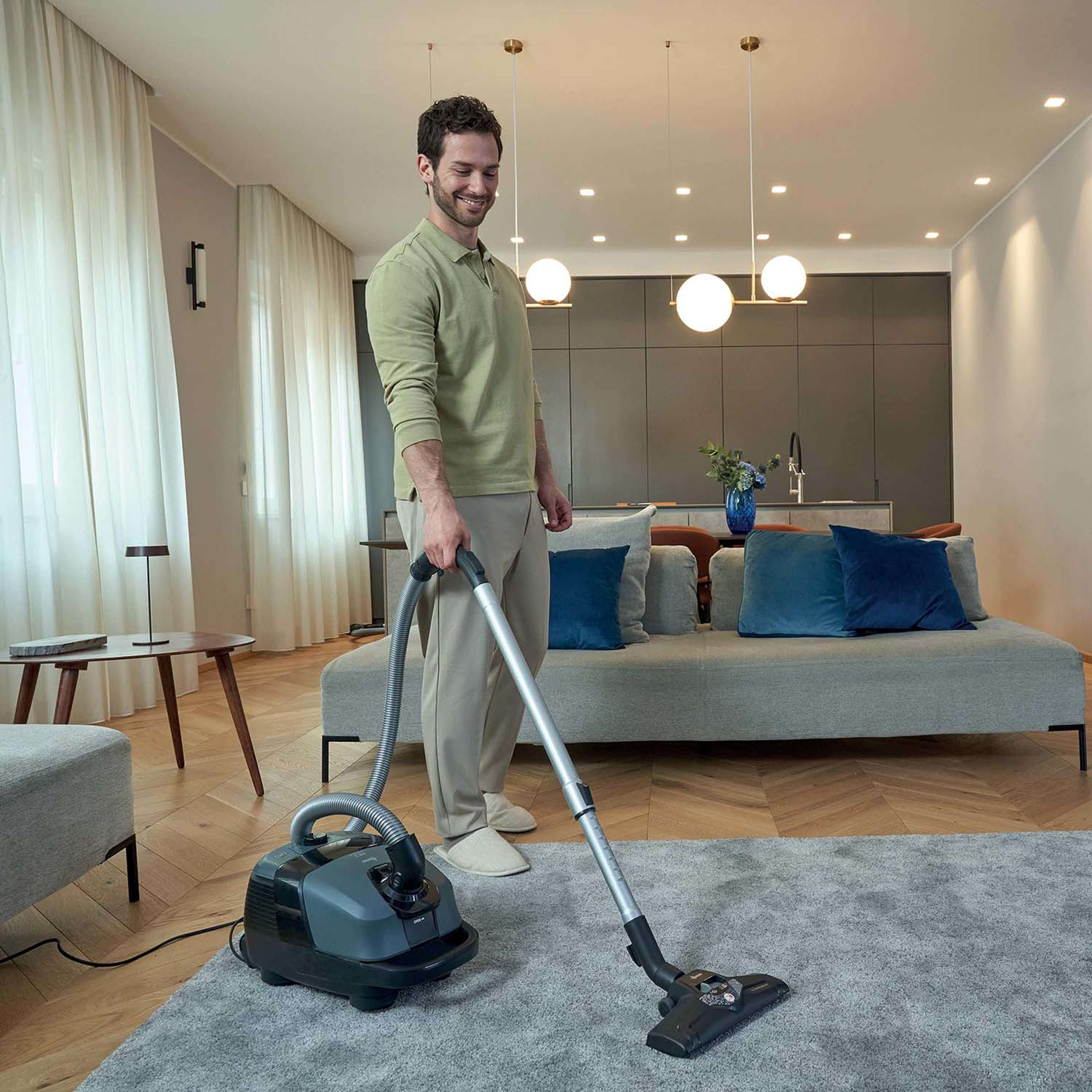 Dammsugare He2 Home 850w, från Hoover, i färgen blå/svart. Klicka för att öppna bilden i stort format