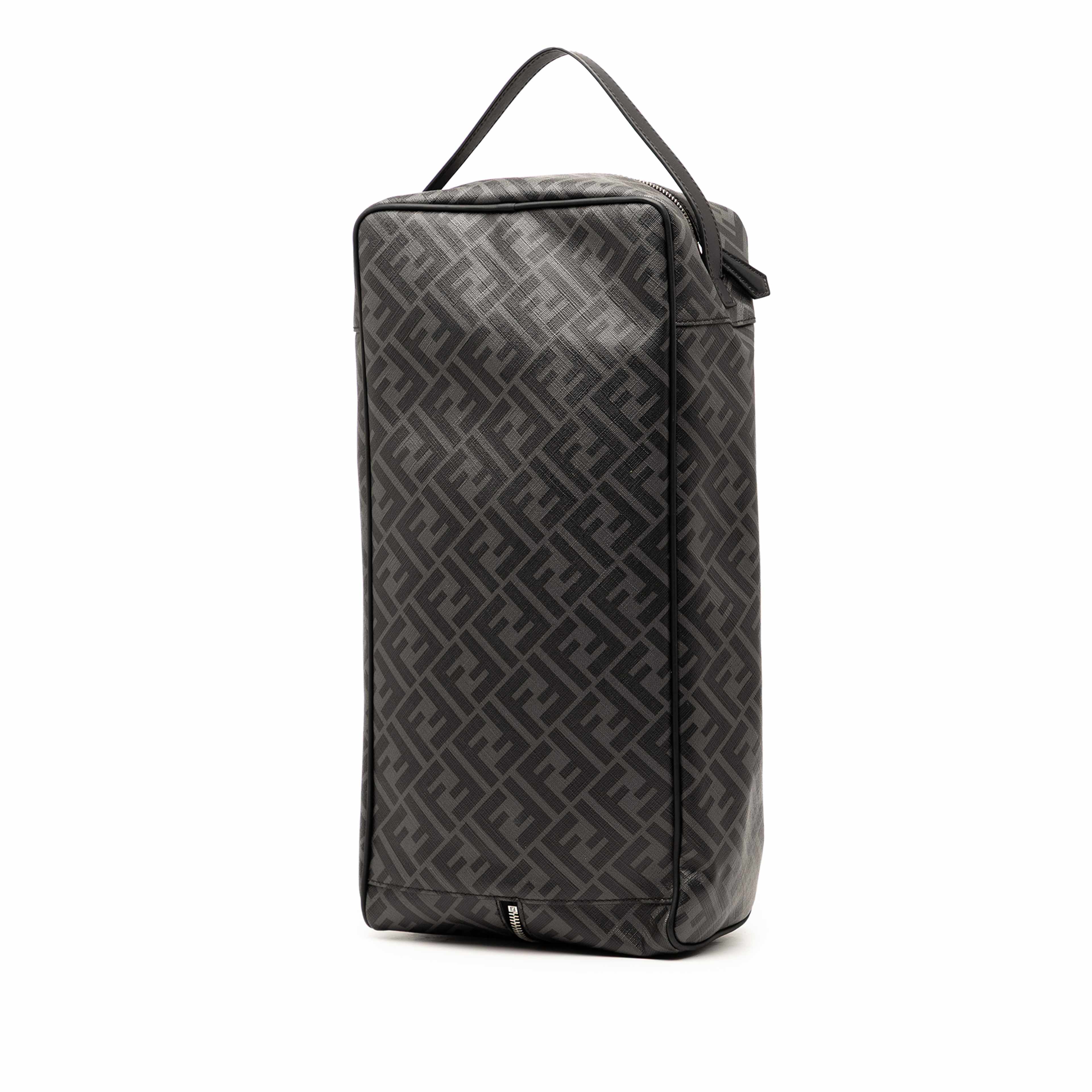 Fendi Zucca Coated Canvas Shoe Case, från Luxclusif, i färgen grå. Klicka för att öppna bilden i stort format
