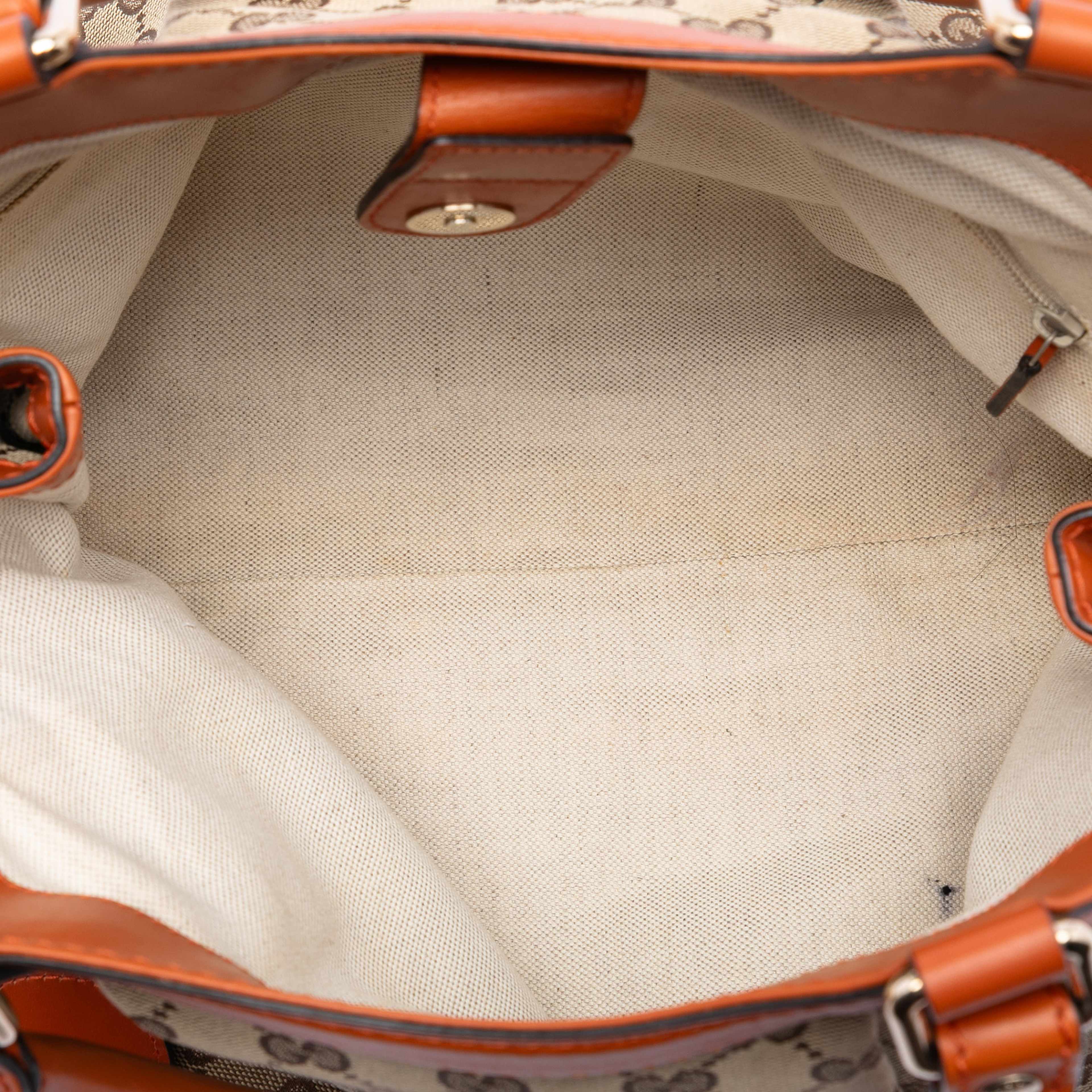 Gucci Medium Gg Canvas Sukey Tote, från Luxclusif, i färgen beige. Klicka för att öppna bilden i stort format