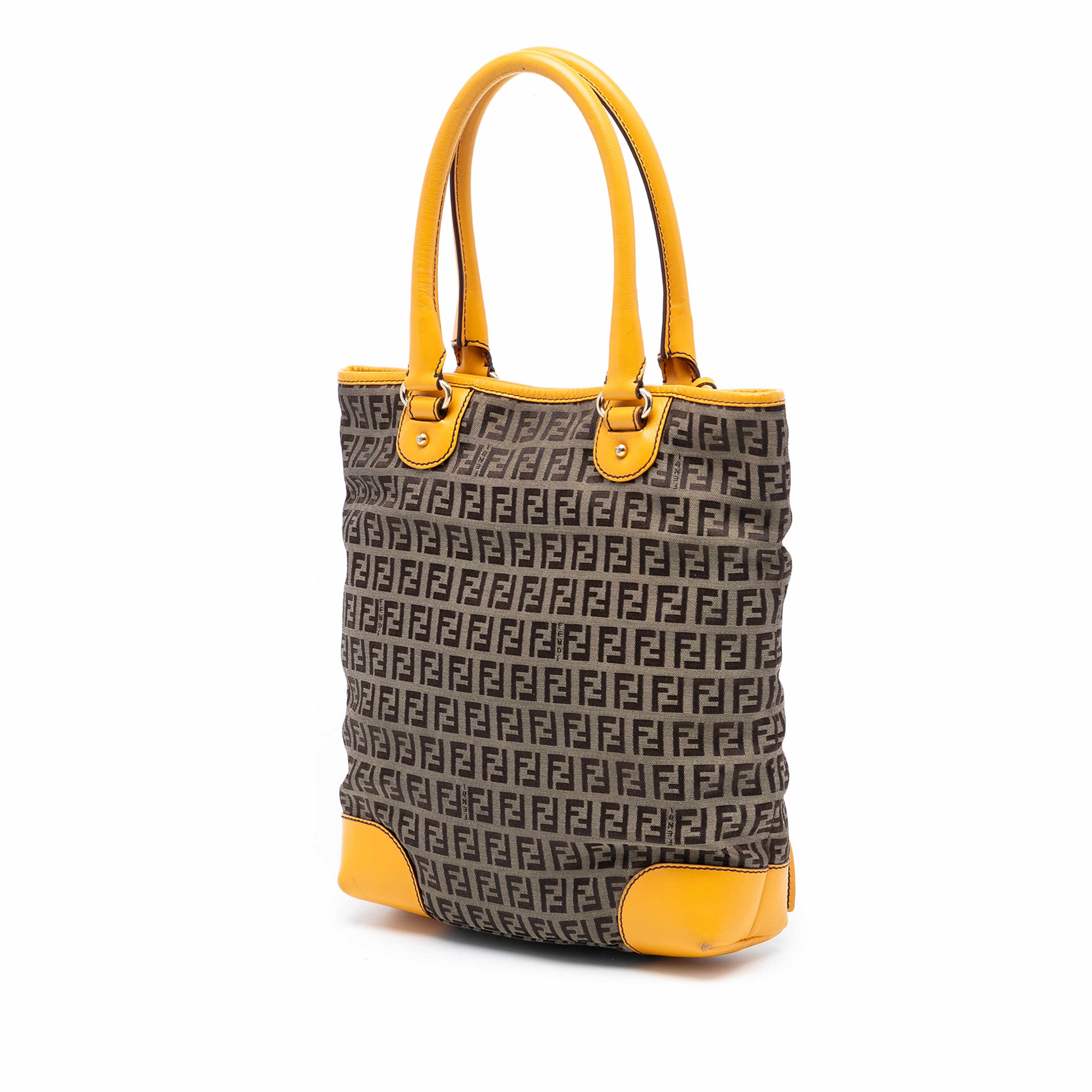 Fendi Zucchino Canvas Chef Front Pocket Shopping Tote, från Luxclusif, i färgen gul. Klicka för att öppna bilden i stort format