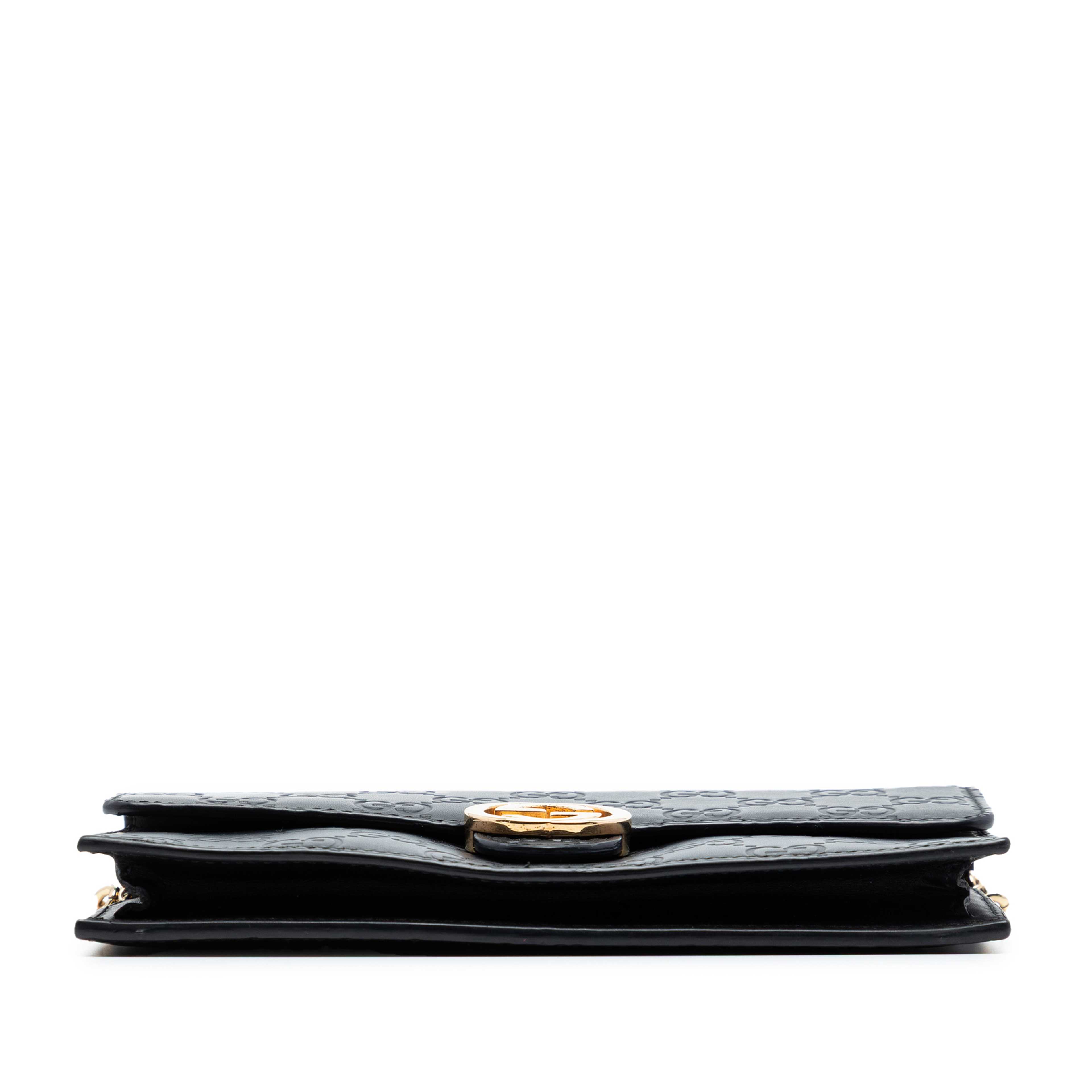 Gucci Guccissima Interlocking G Wallet On Chain, från Luxclusif, i färgen black. Klicka för att öppna bilden i stort format