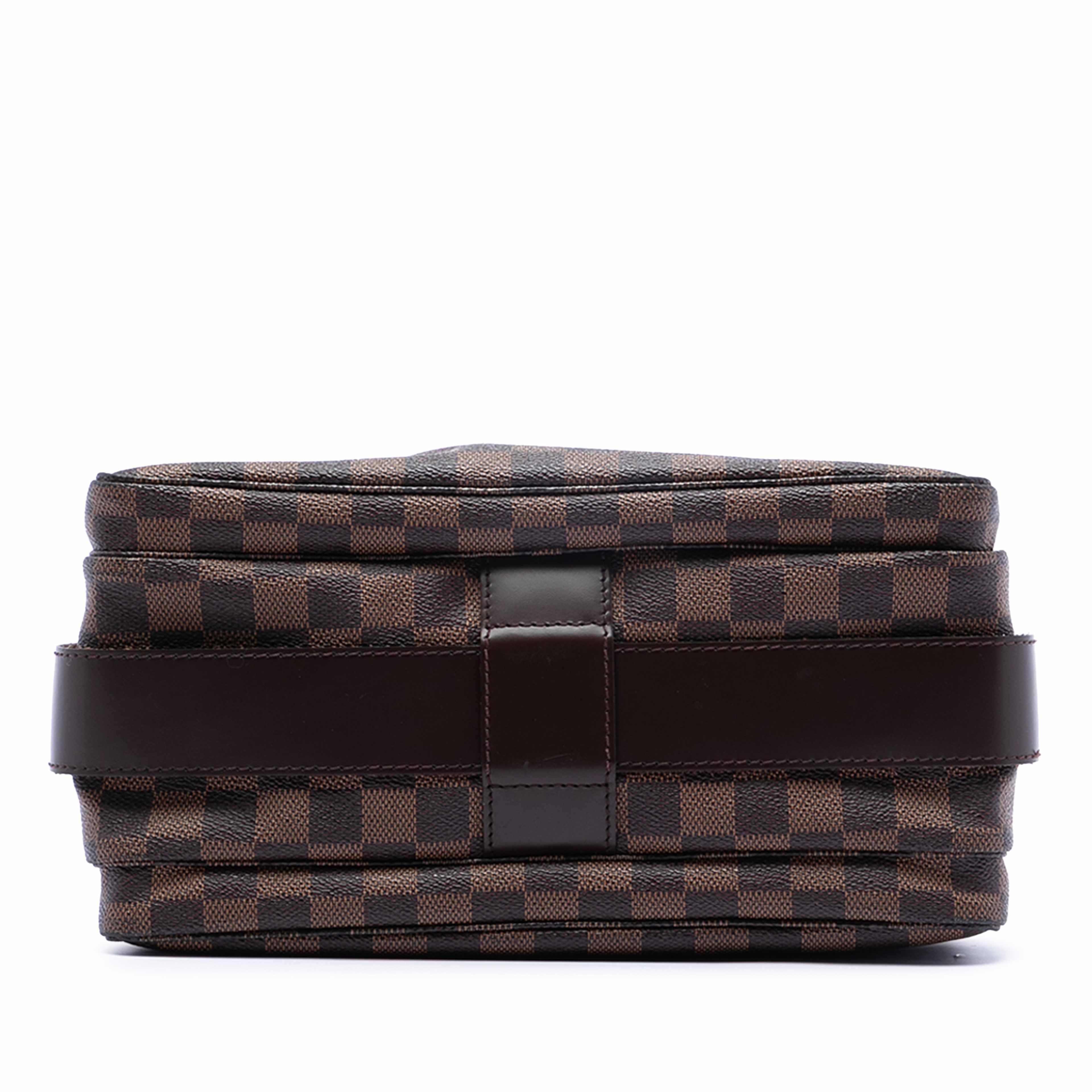 Louis Vuitton Damier Ebene Naviglio, från Luxclusif, i färgen brun. Klicka för att öppna bilden i stort format
