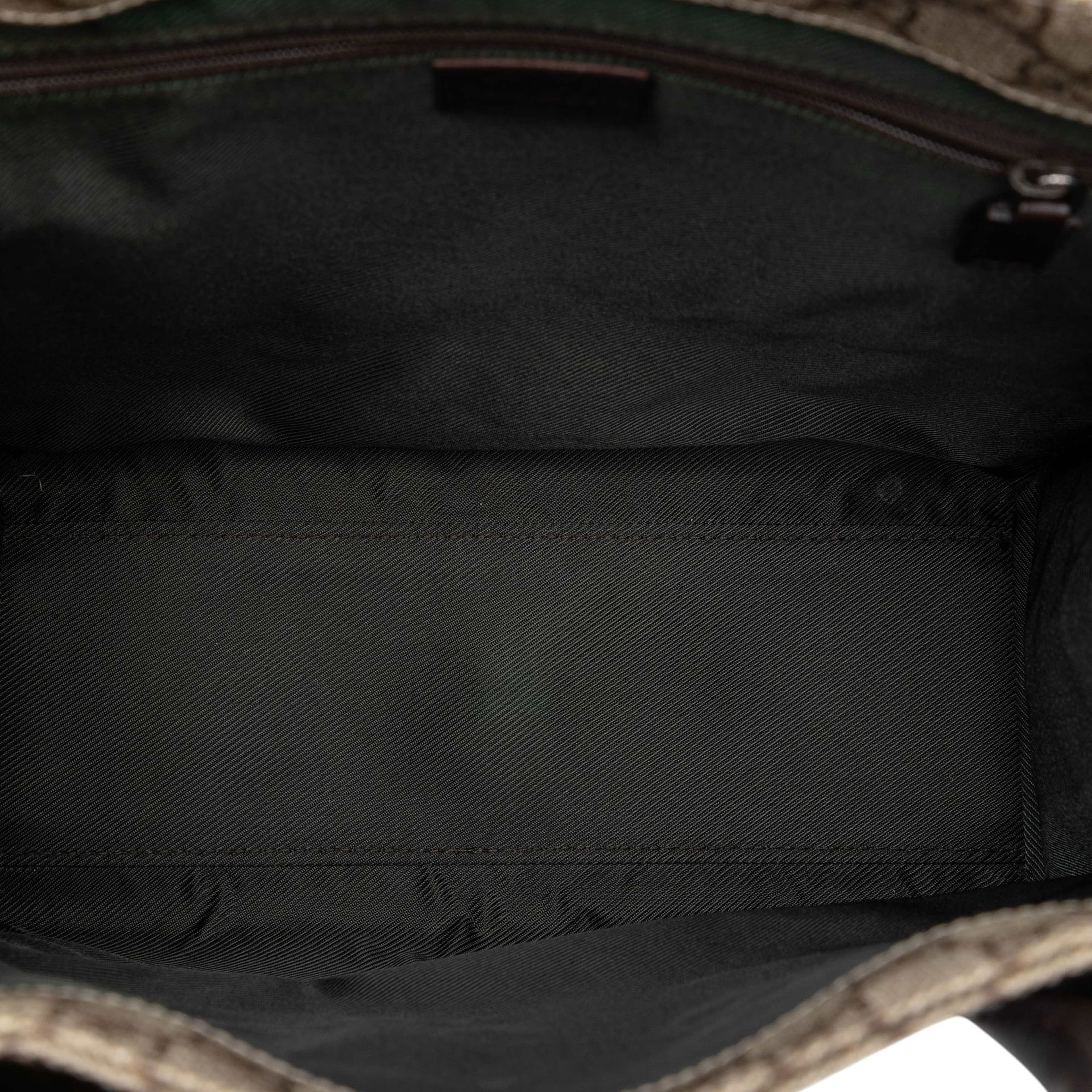 Gucci Gg Supreme Tote, från Luxclusif, i färgen beige. Klicka för att öppna bilden i stort format