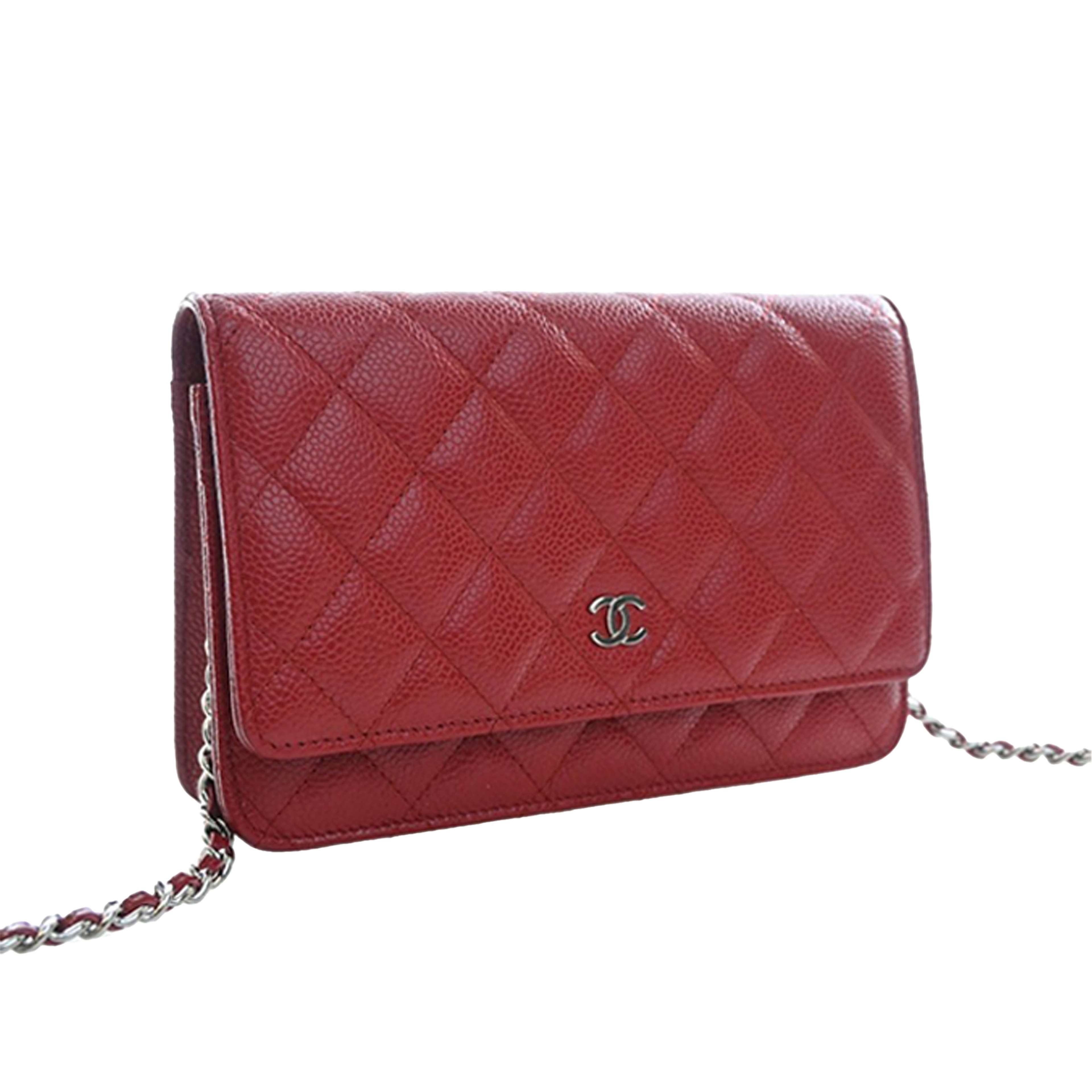 Chanel Classic Caviar Wallet On Chain, från Luxclusif, i färgen red. Klicka för att öppna bilden i stort format