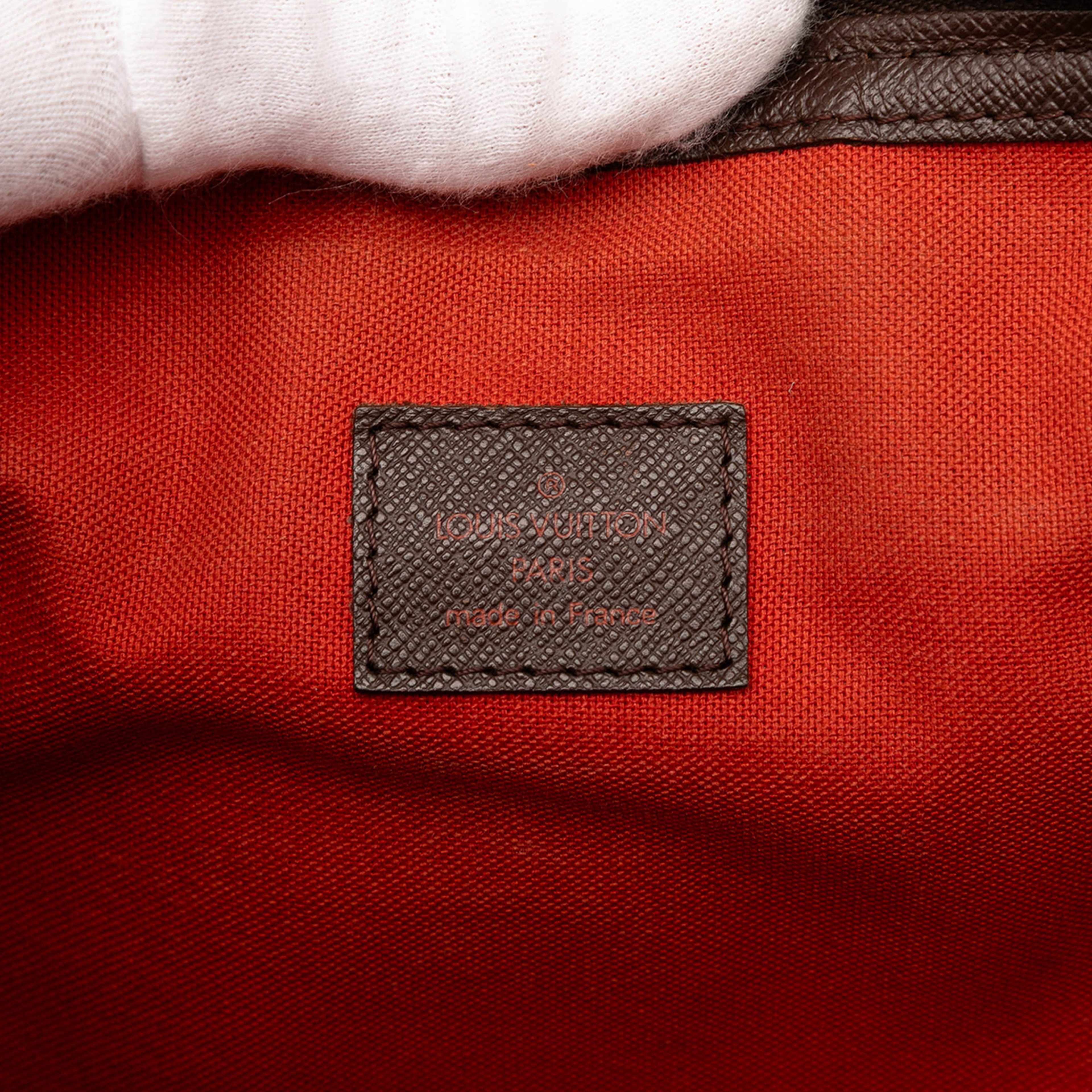 Louis Vuitton Damier Ebene Belem Pm, från Luxclusif, i färgen brown. Klicka för att öppna bilden i stort format