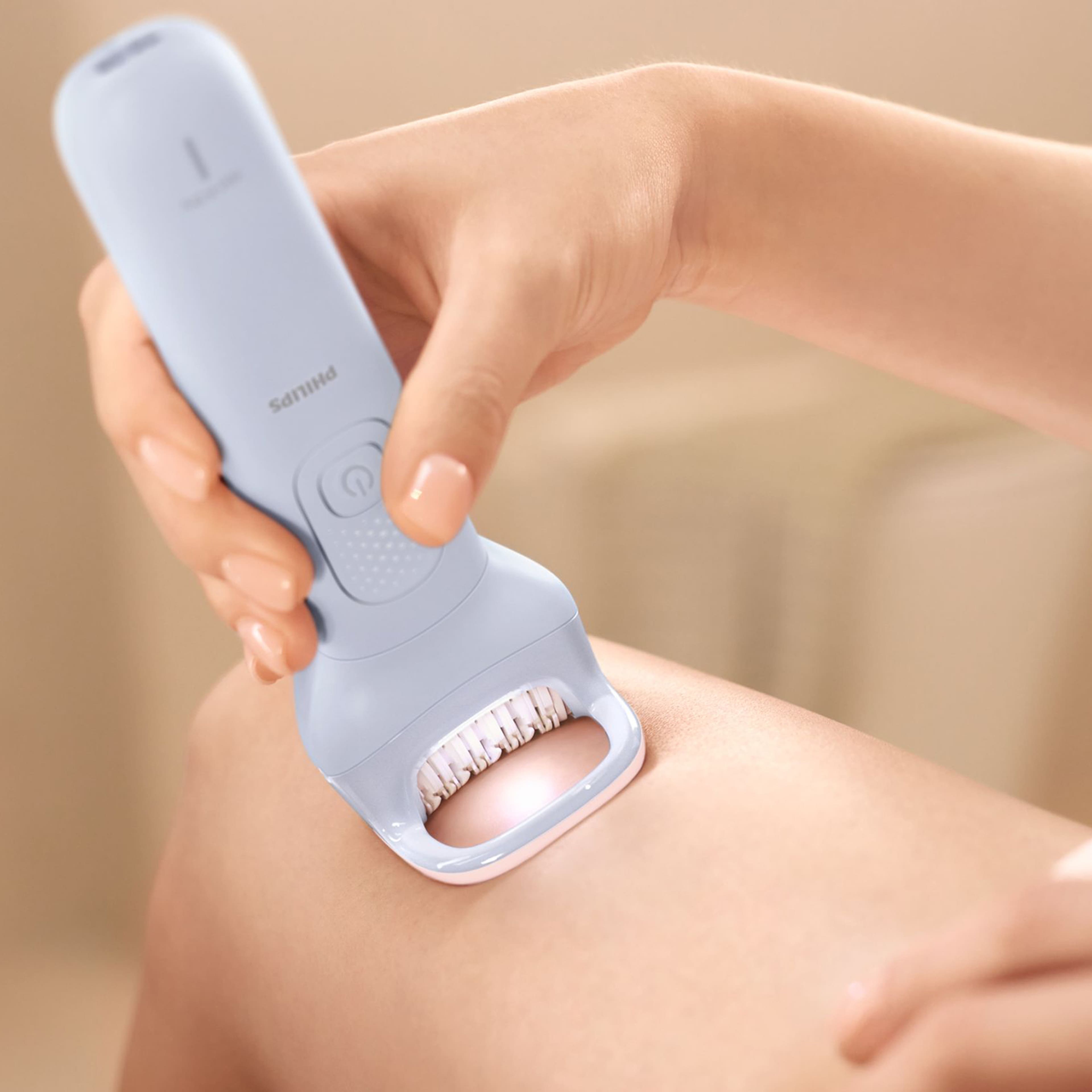 Epilator 8000-serien Sladdlös Wet & Dry Bre708/00, från Philips, i färgen blå. Klicka för att öppna bilden i stort format