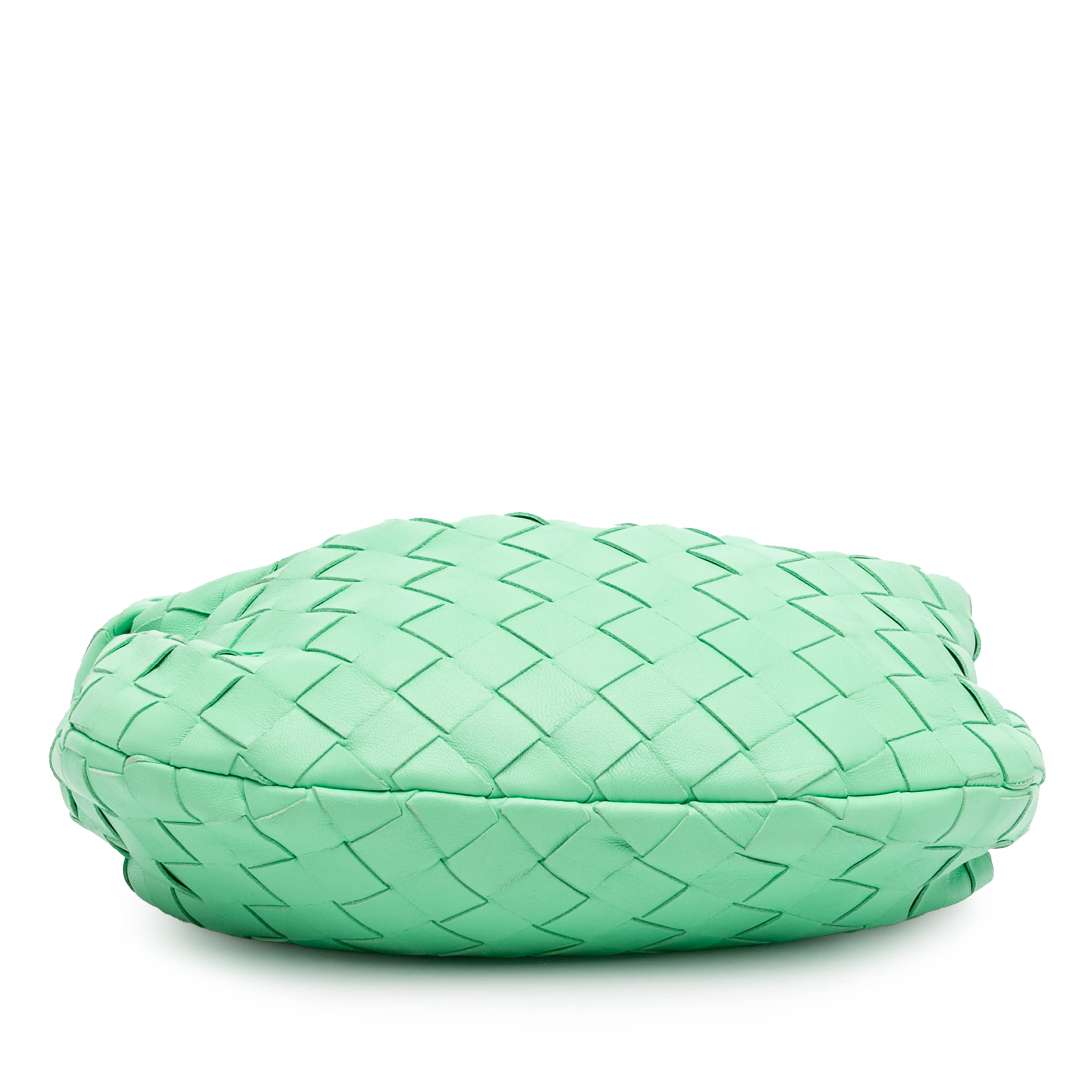 Bottega Veneta Mini Nappa Intrecciato Jodie, från Luxclusif, i färgen mint. Klicka för att öppna bilden i stort format