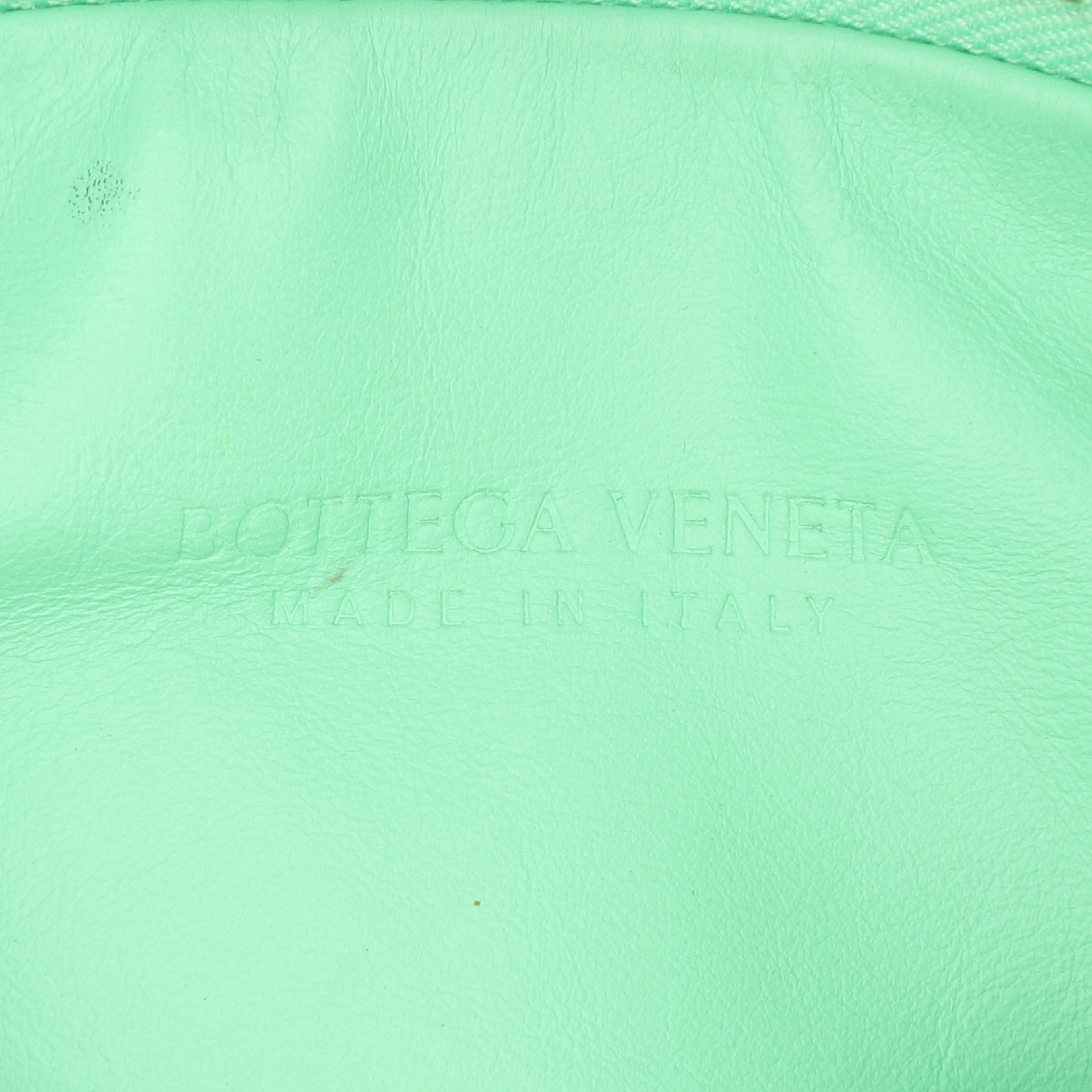 Bottega Veneta Mini Nappa Intrecciato Jodie, från Luxclusif, i färgen mint. Klicka för att öppna bilden i stort format