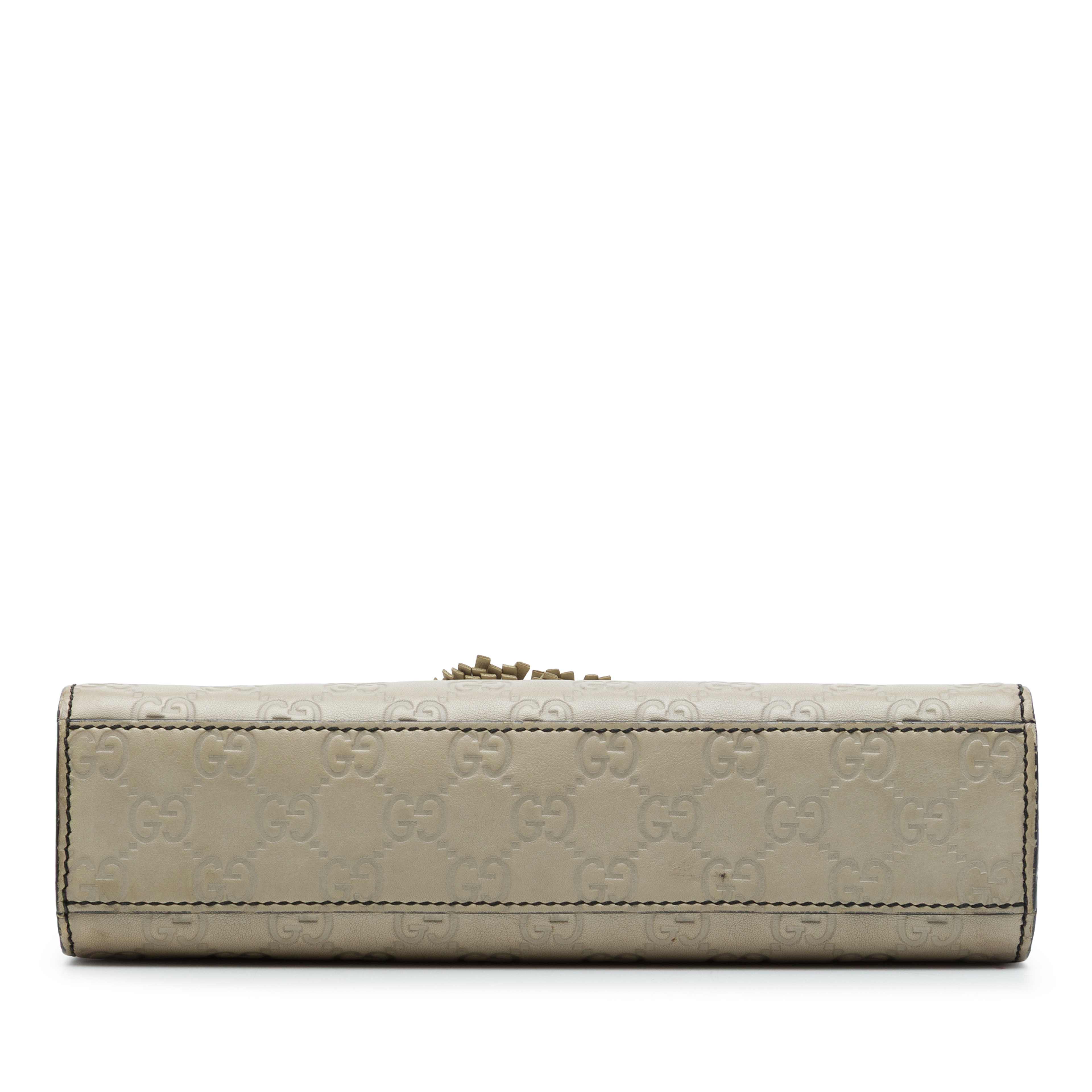 Gucci Small Guccissima Emily Shoulder Bag, från Luxclusif, i färgen grå. Klicka för att öppna bilden i stort format