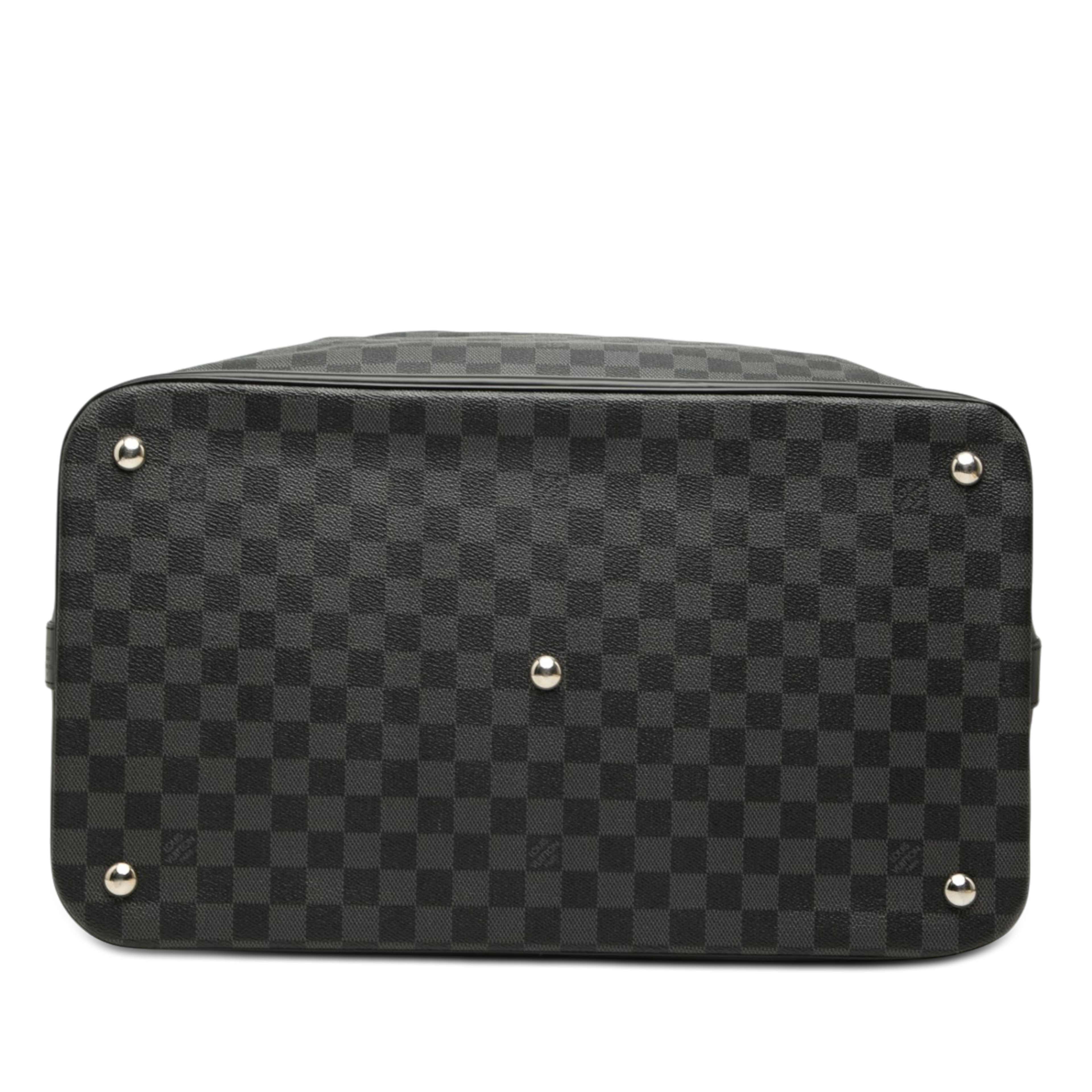 Louis Vuitton Damier Graphite Grimaud, från Luxclusif, i färgen svart. Klicka för att öppna bilden i stort format