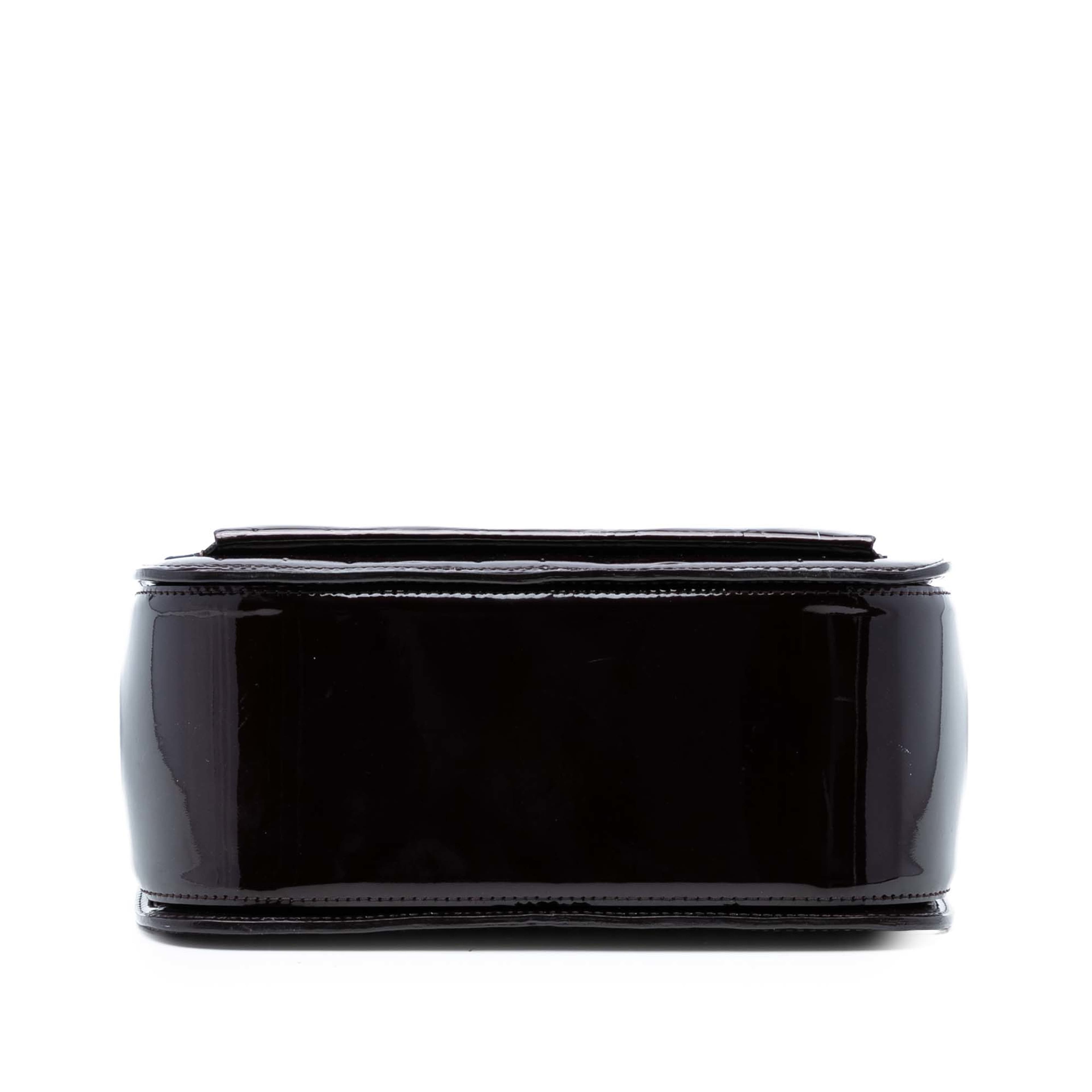 Louis Vuitton Monogram Vernis Mirada, från Luxclusif, i färgen purpur. Klicka för att öppna bilden i stort format