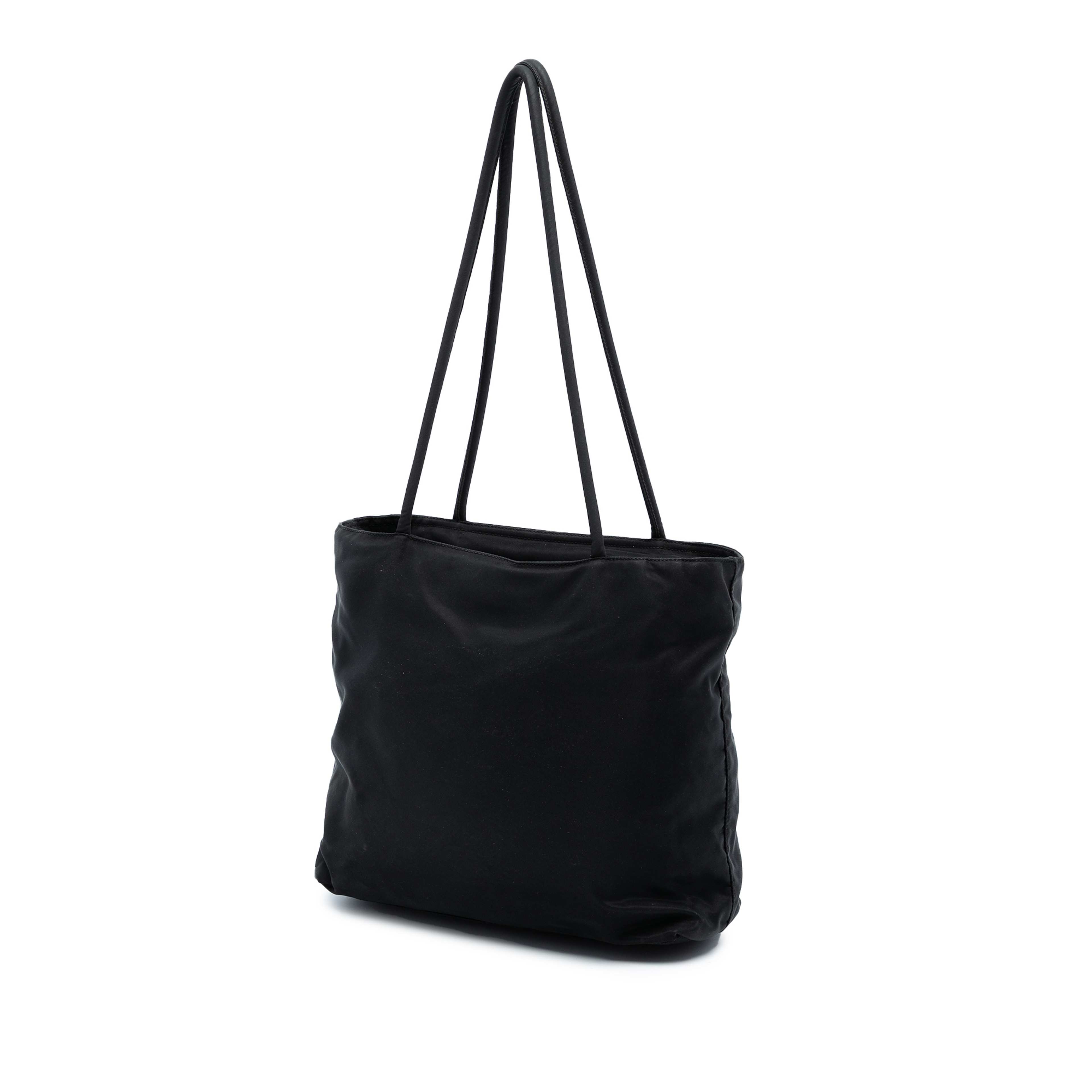 Prada Tessuto Tote, från Luxclusif, i färgen black. Klicka för att öppna bilden i stort format