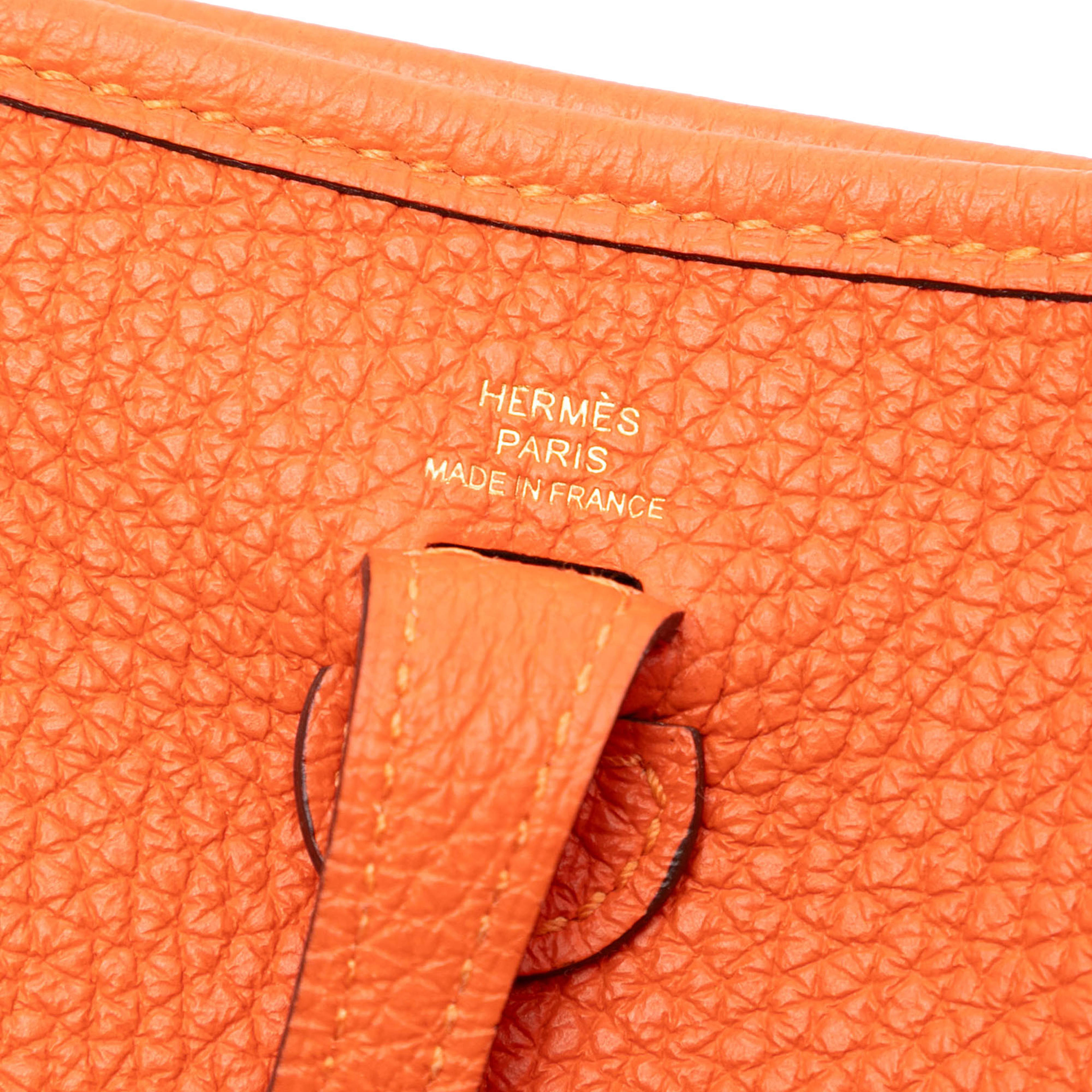 Hermès Clemence Evelyne Tpm 16, från Luxclusif, i färgen dark orange. Klicka för att öppna bilden i stort format