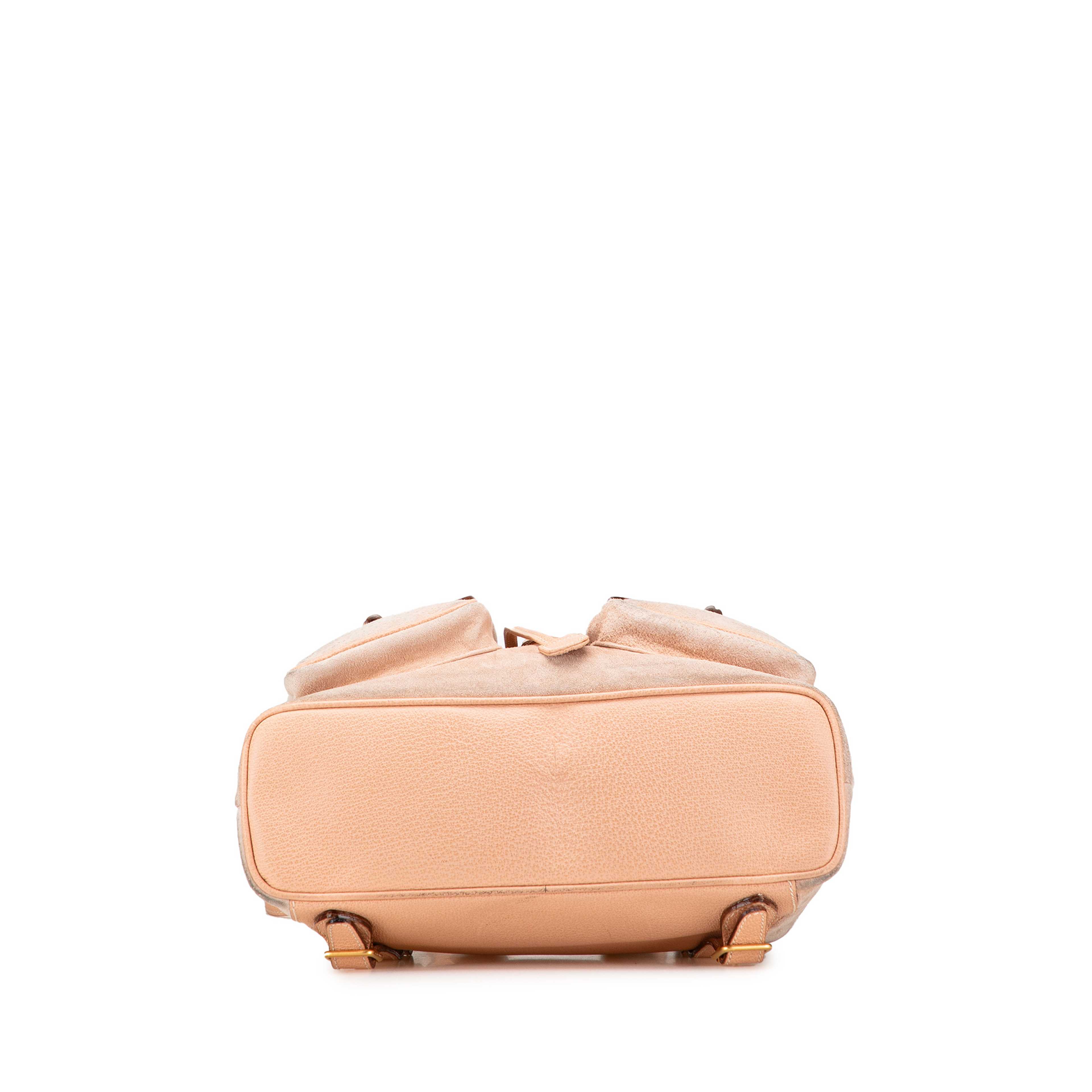 Gucci Suede Bamboo Backpack, från Luxclusif, i färgen beige. Klicka för att öppna bilden i stort format