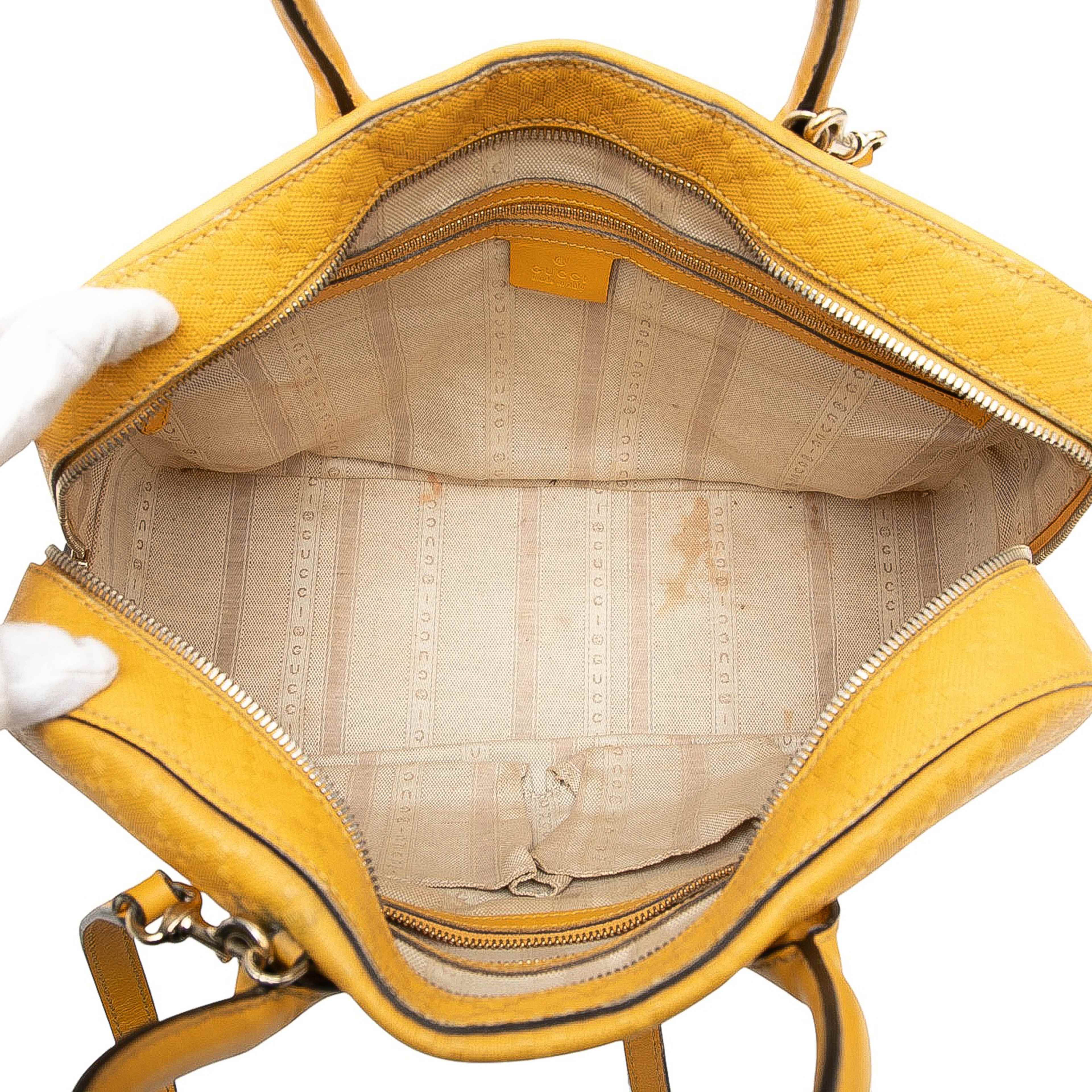 Gucci Diamante Bright Leather Satchel, från Luxclusif, i färgen mustard. Klicka för att öppna bilden i stort format