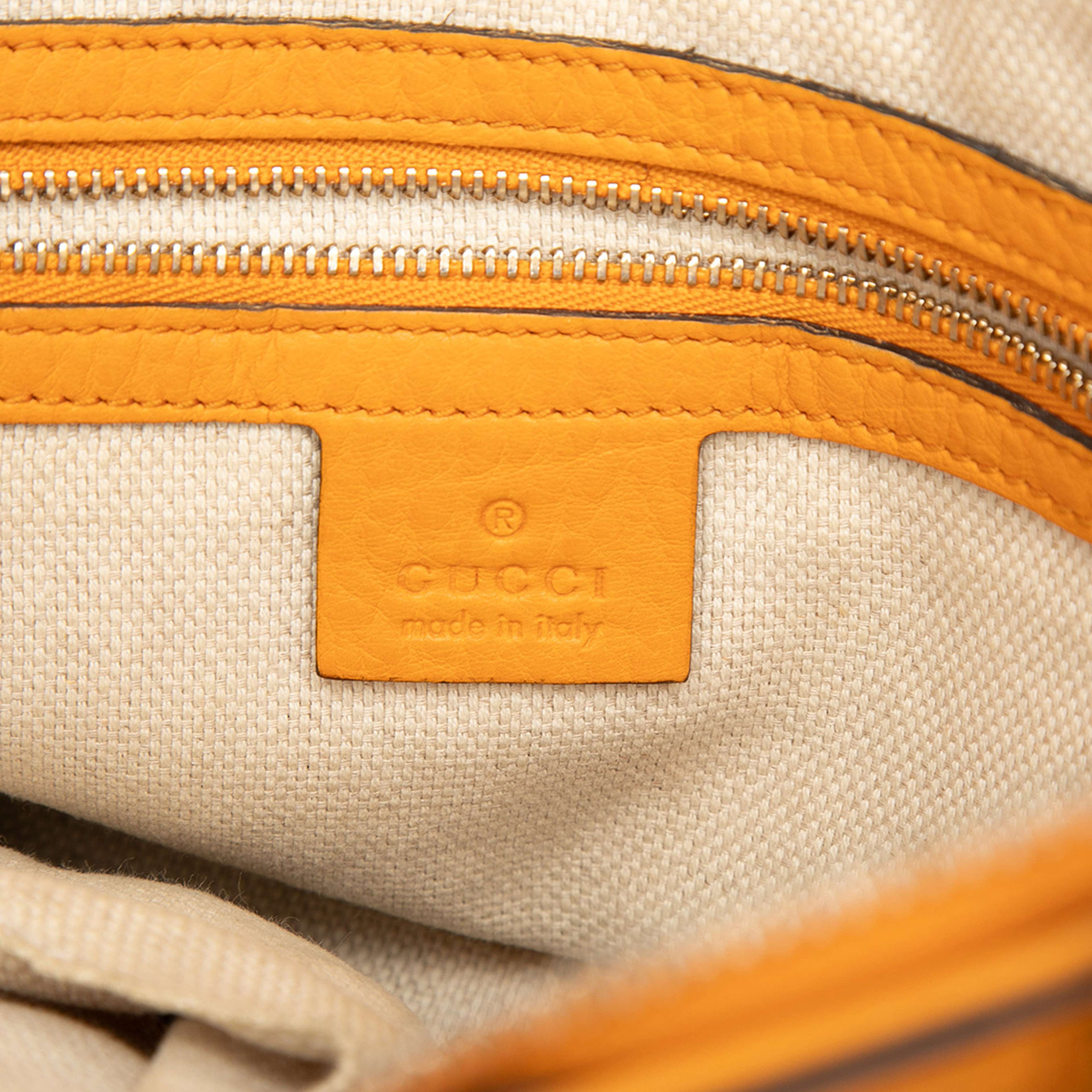 Gucci Small Calfskin Soho Cellarius Satchel, från Luxclusif, i färgen yellow. Klicka för att öppna bilden i stort format