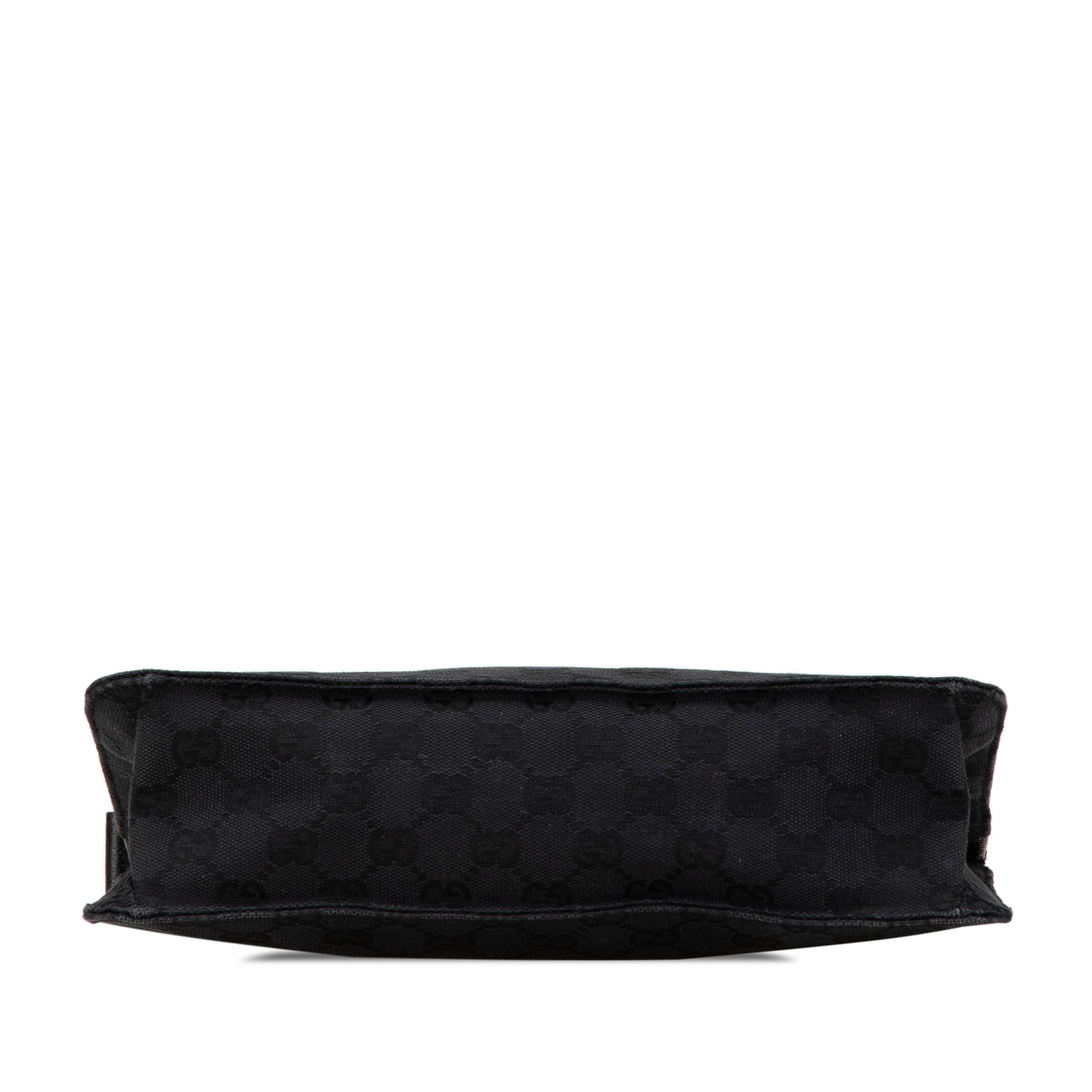 Gucci Gg Canvas Eclipse Crossbody, från Luxclusif, i färgen black. Klicka för att öppna bilden i stort format