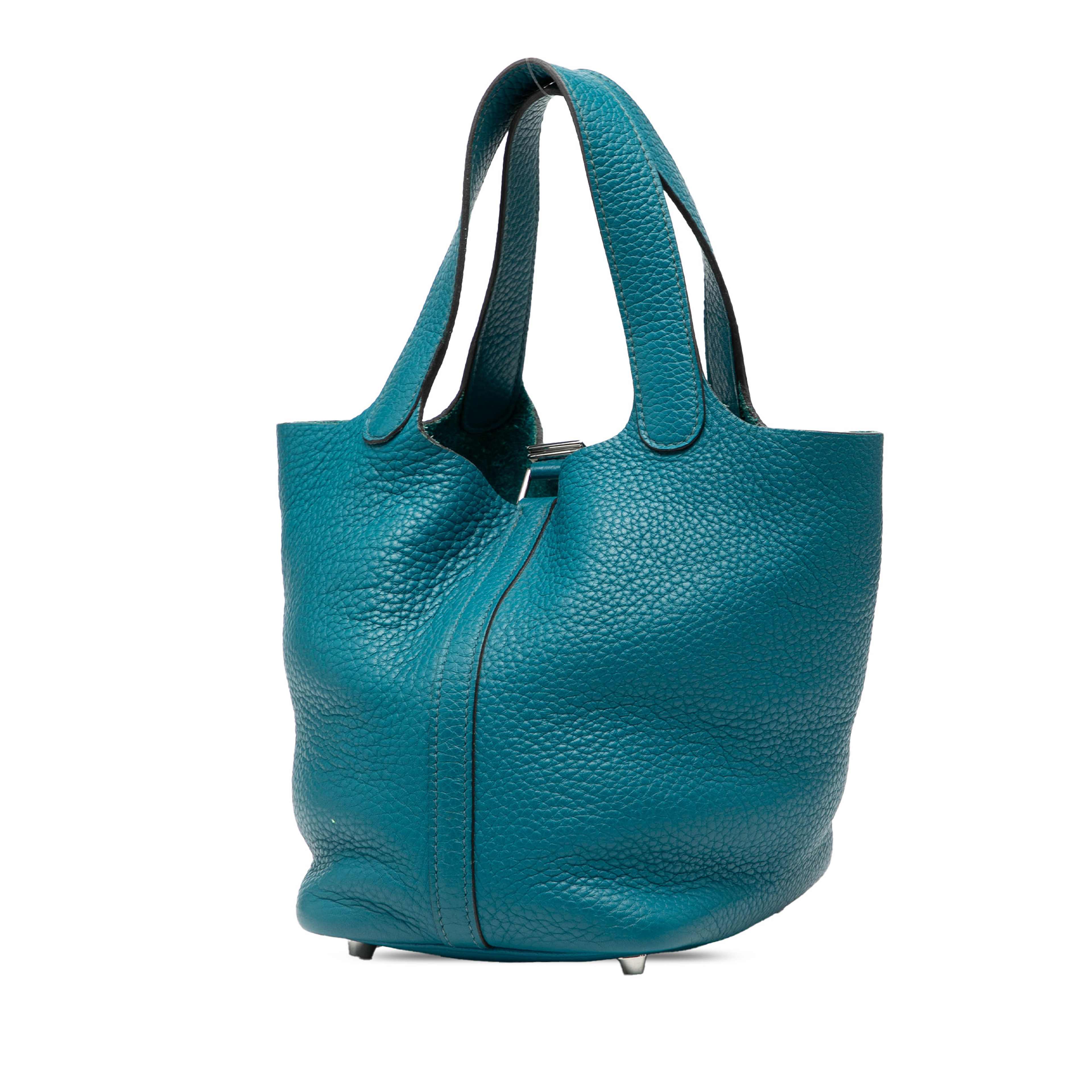 Hermès Clemence Picotin Lock 18, från Luxclusif, i färgen peacock. Klicka för att öppna bilden i stort format