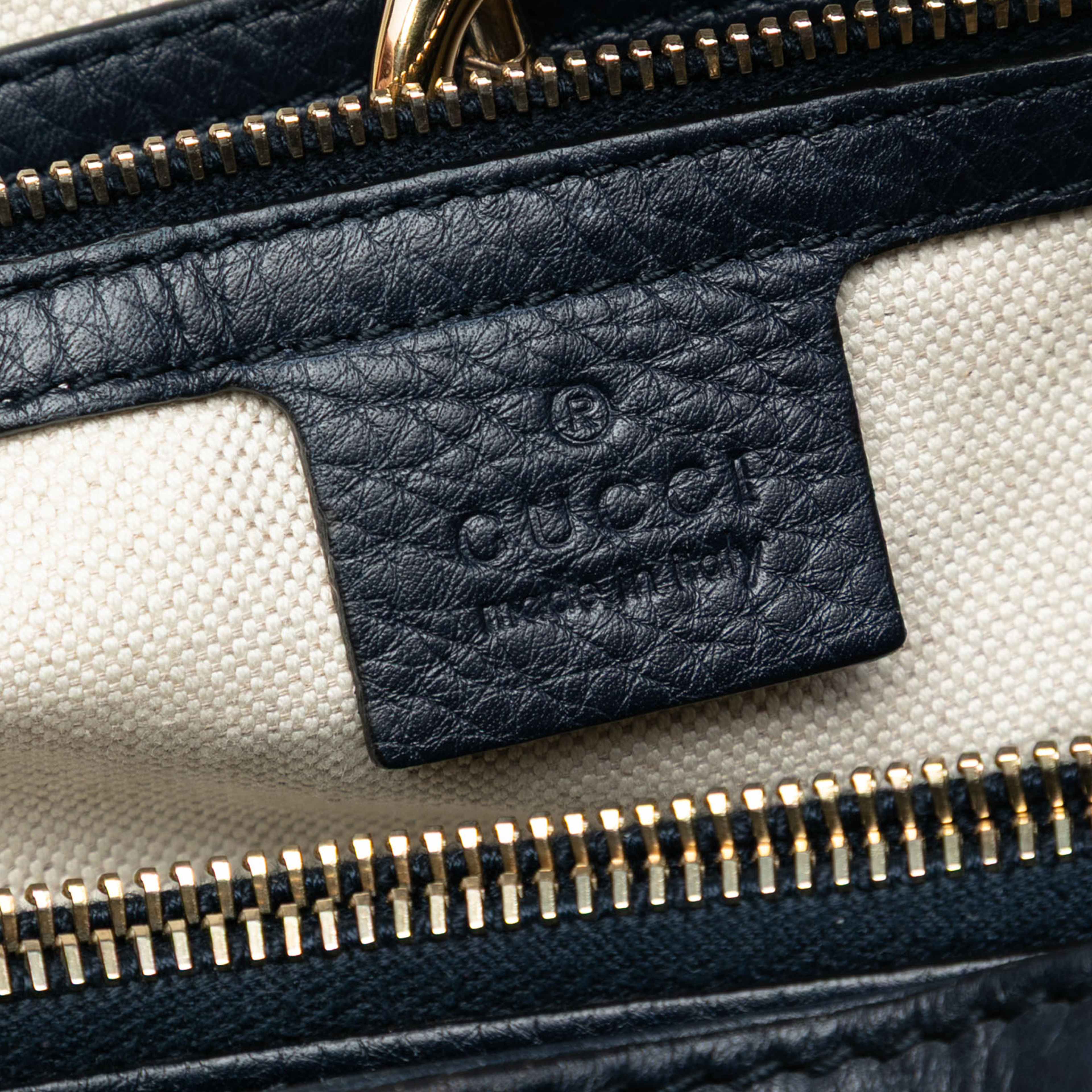 Gucci Medium Leather Bella Tote, från Luxclusif, i färgen navy. Klicka för att öppna bilden i stort format