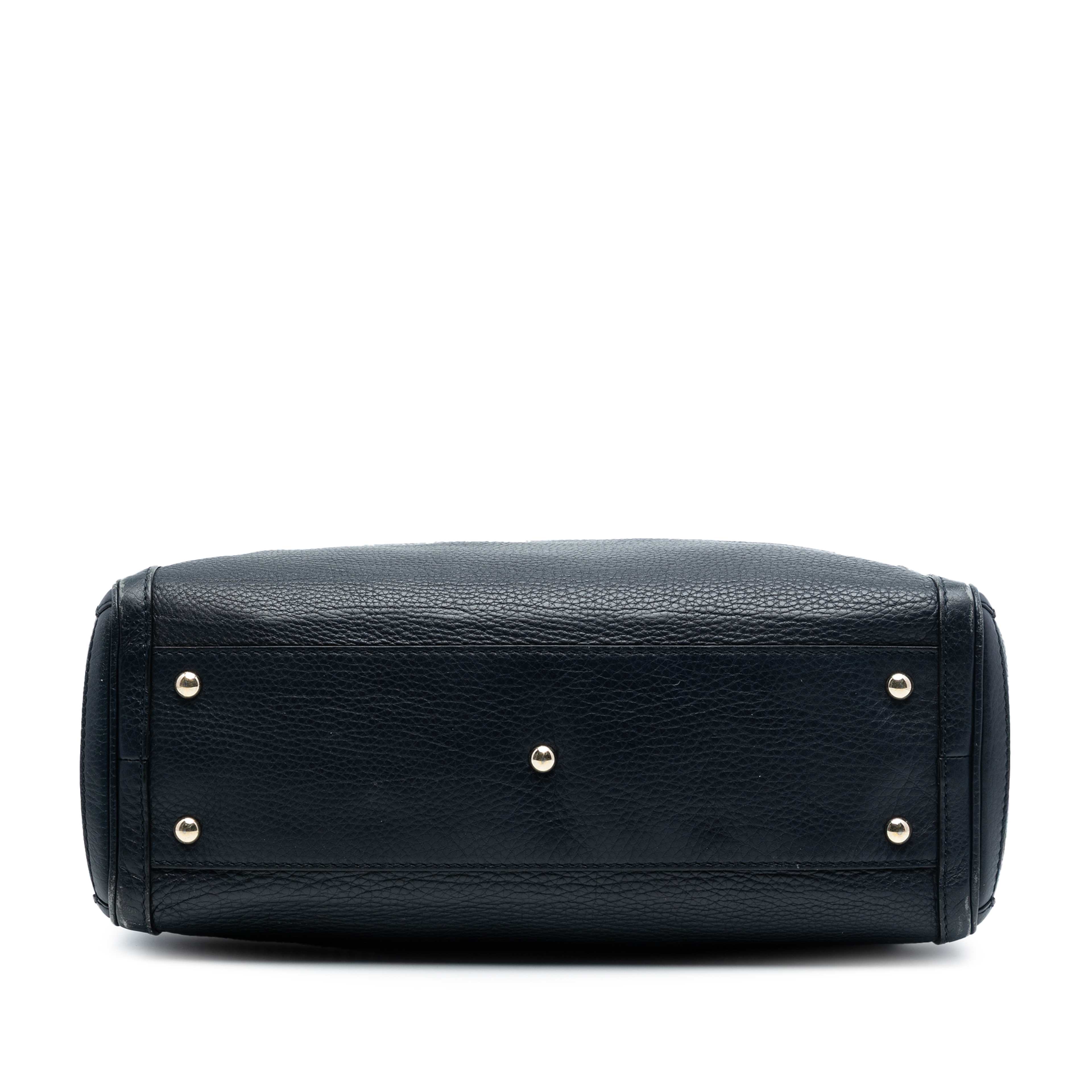 Gucci Medium Leather Bella Tote, från Luxclusif, i färgen navy. Klicka för att öppna bilden i stort format