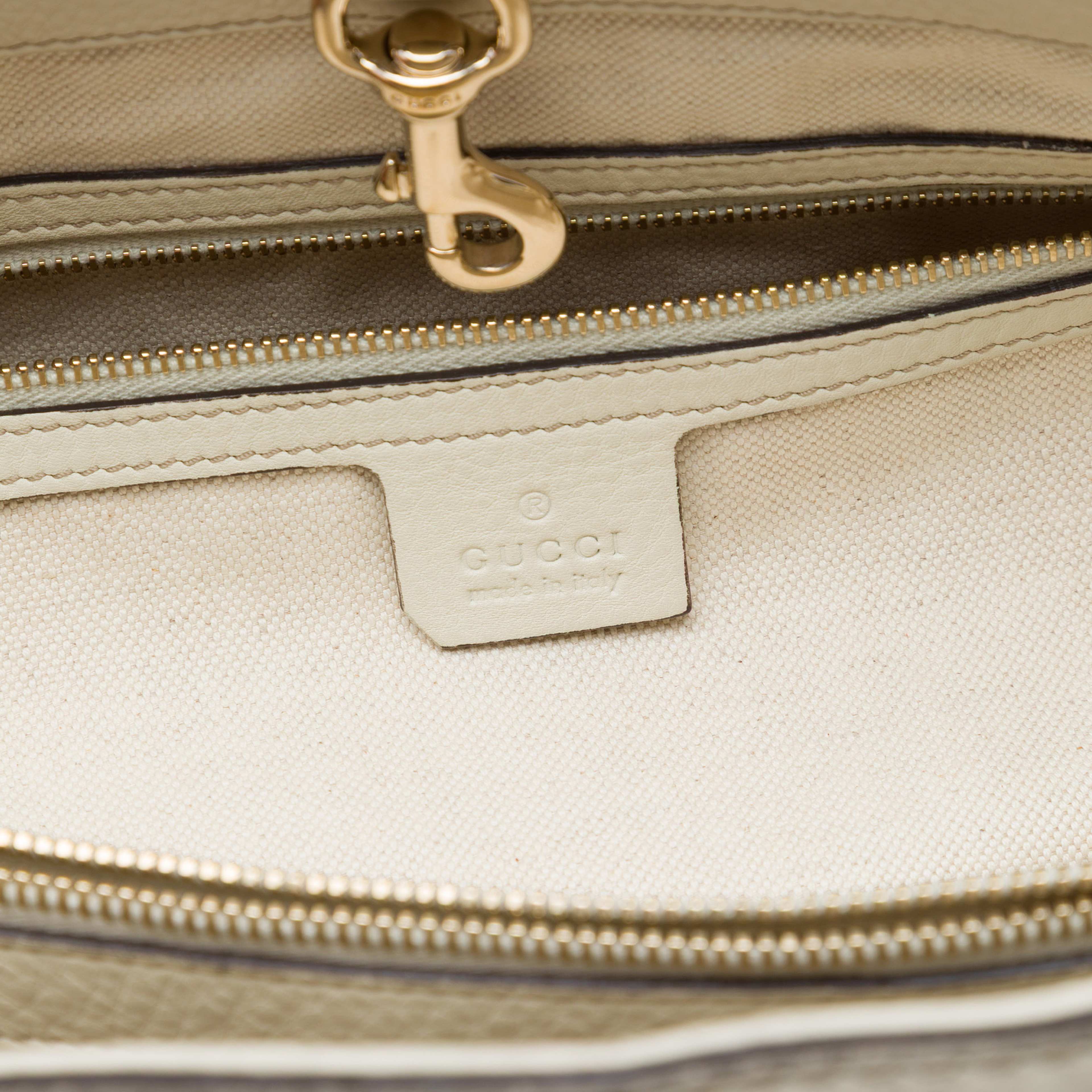 Gucci Calfskin Bella Tote, från Luxclusif, i färgen vit. Klicka för att öppna bilden i stort format