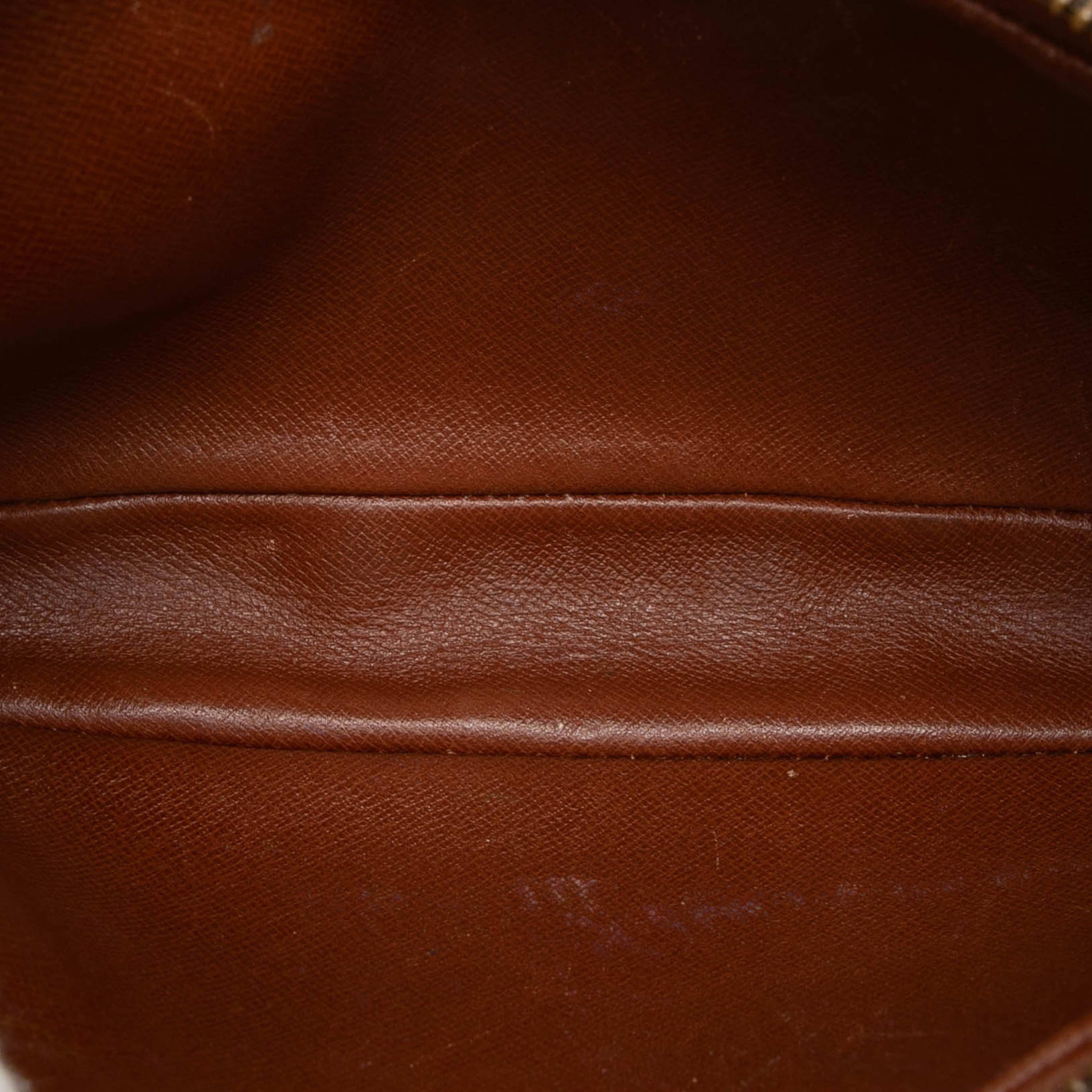 Louis Vuitton Monogram Marly Dragonne Pm, från Luxclusif, i färgen brown. Klicka för att öppna bilden i stort format