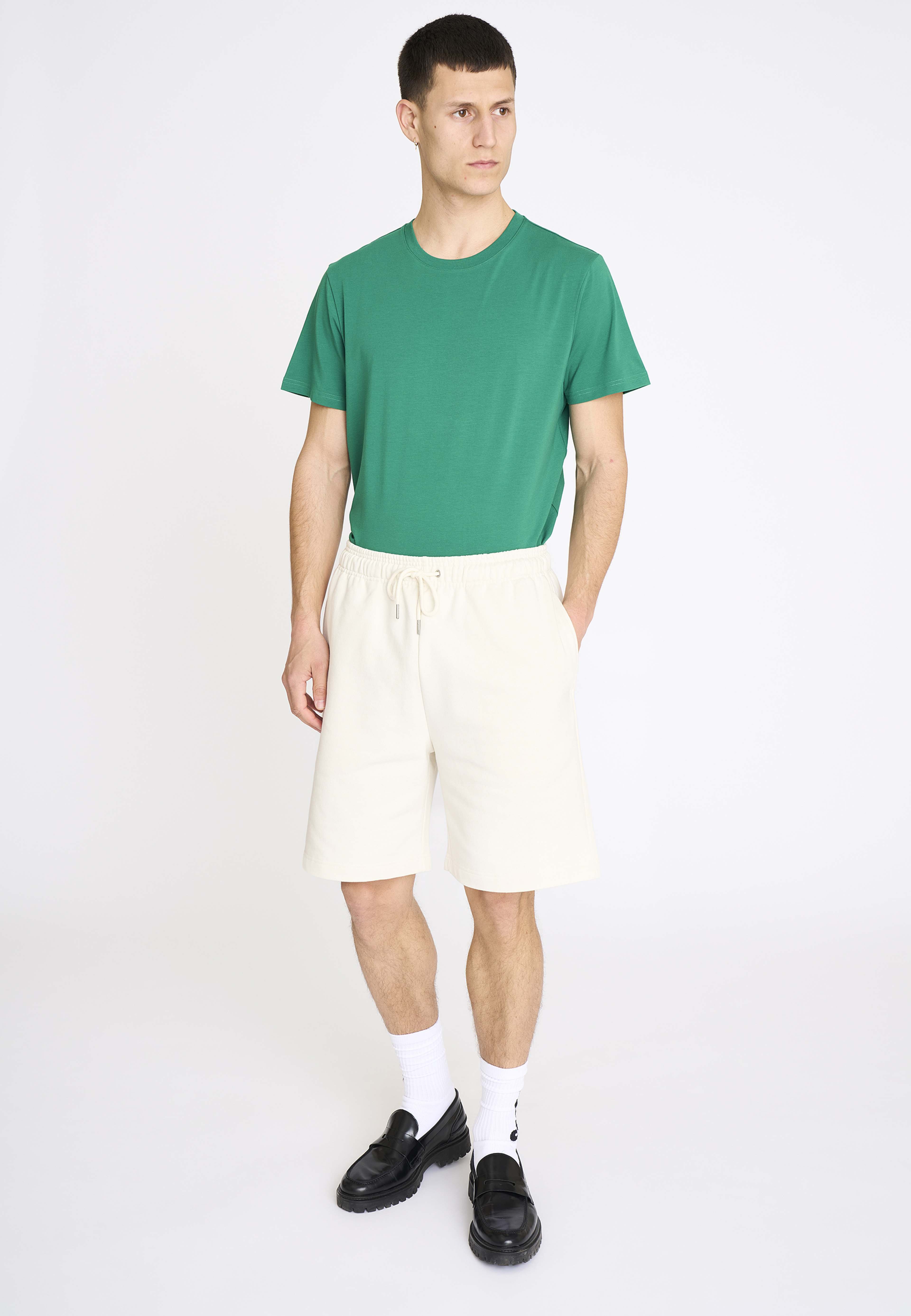 Shorts Louis Bomull, från Resteröds, i färgen beige. Klicka för att öppna bilden i stort format
