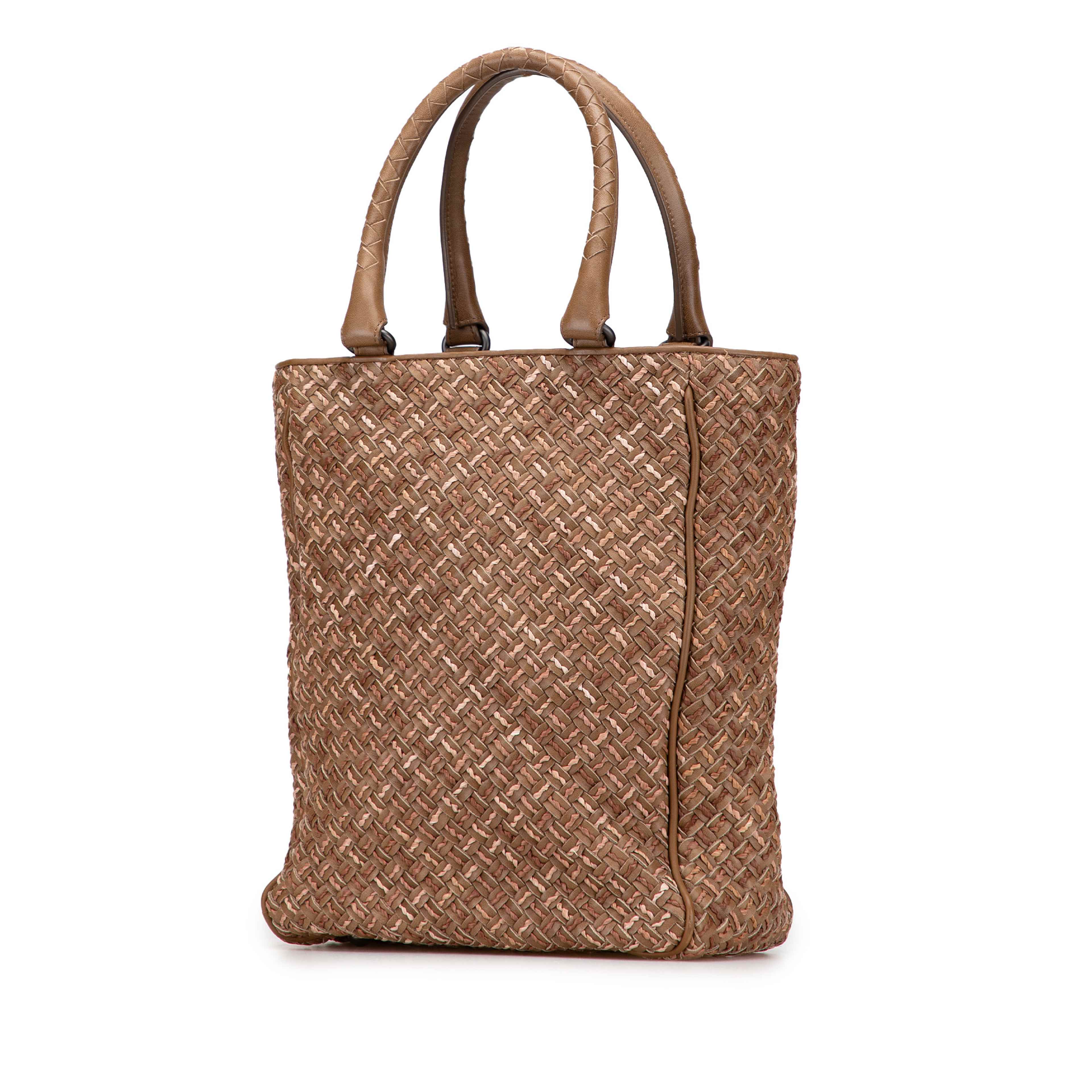 Bottega Veneta Calfskin Intrecciato Paglia Tote, från Luxclusif, i färgen brun. Klicka för att öppna bilden i stort format