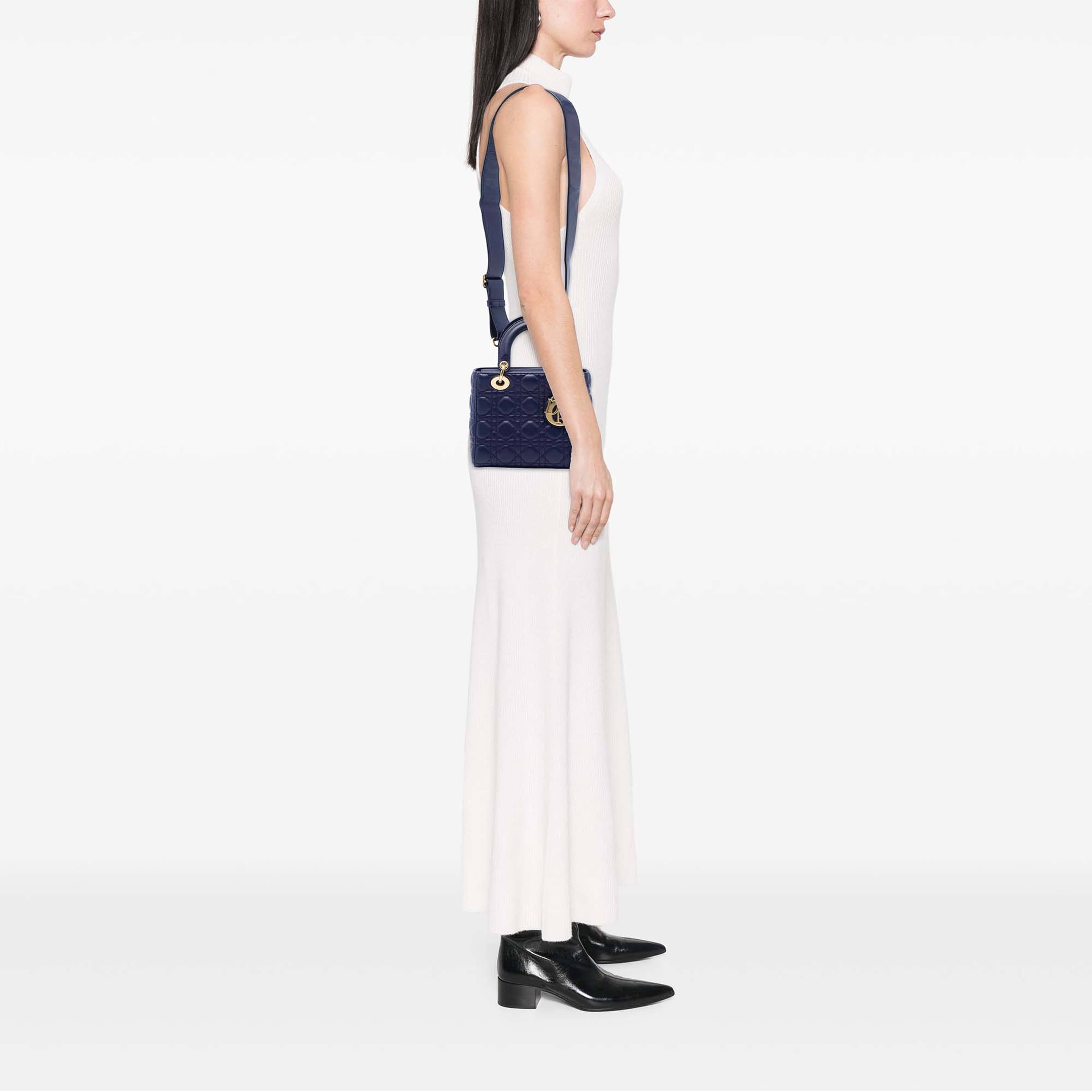 Dior Small Lambskin Cannage My Abcdior Lady Dior, från Luxclusif, i färgen blå. Klicka för att öppna bilden i stort format