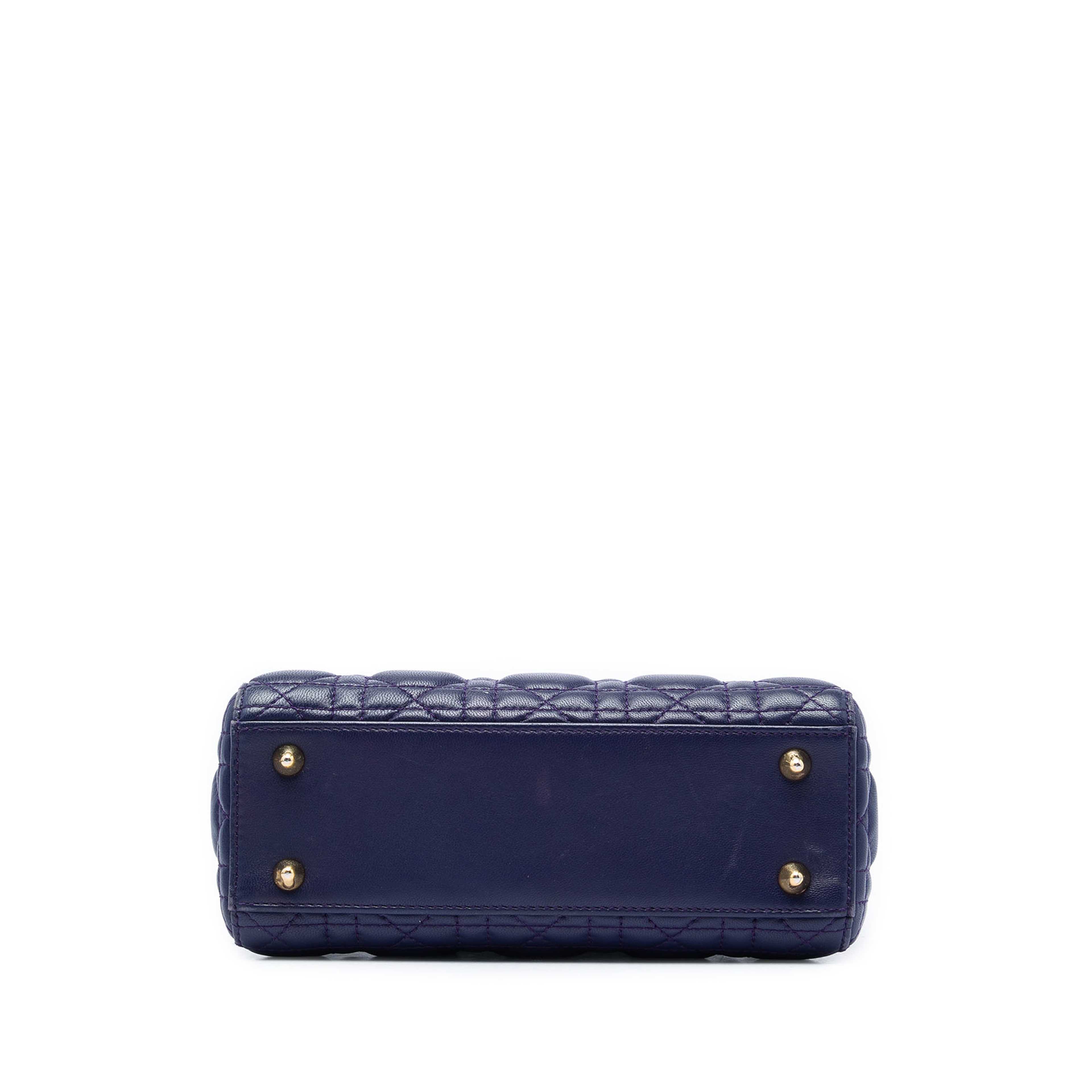 Dior Small Lambskin Cannage My Abcdior Lady Dior, från Luxclusif, i färgen blå. Klicka för att öppna bilden i stort format