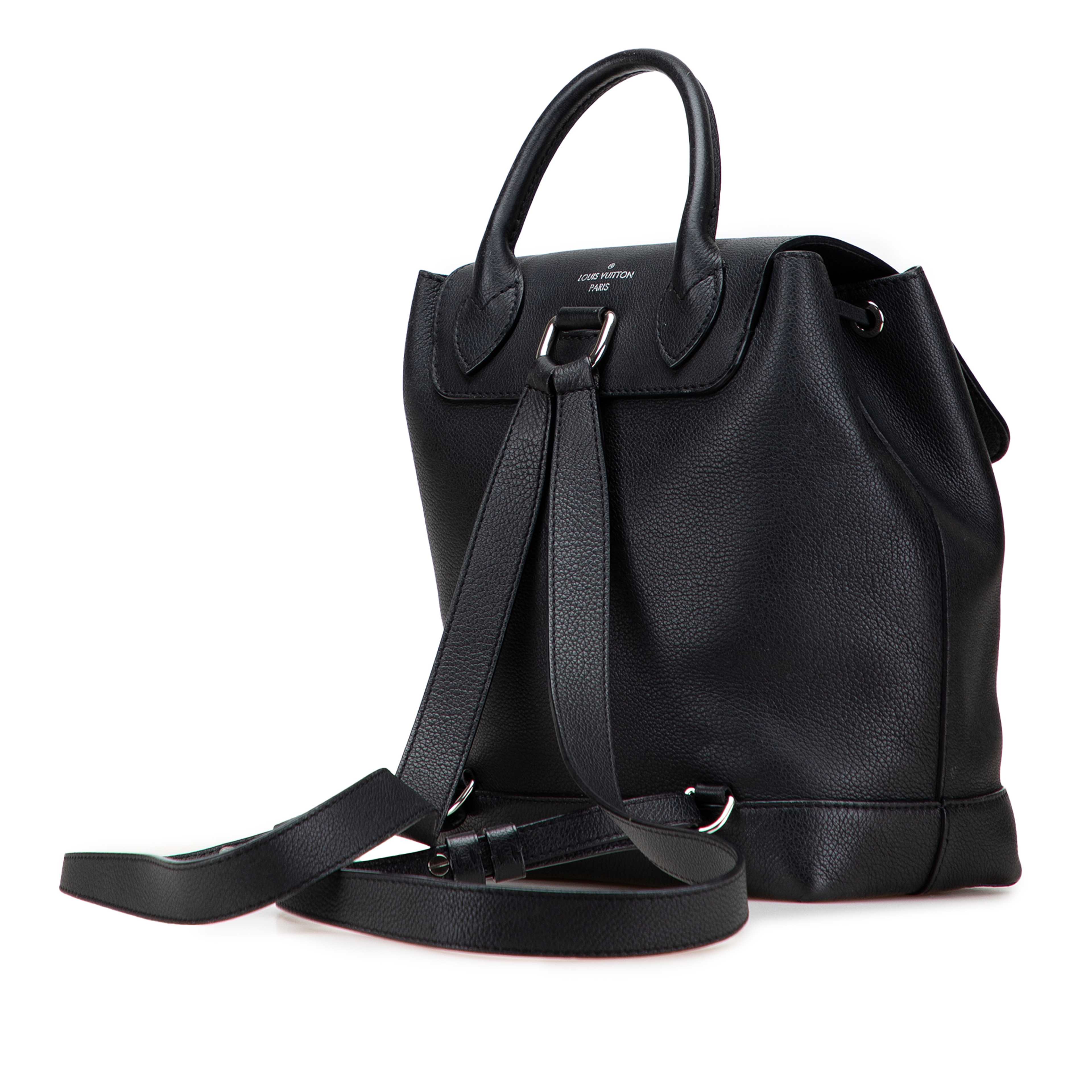 Louis Vuitton Taurillon Lockme Backpack, från Luxclusif, i färgen black. Klicka för att öppna bilden i stort format