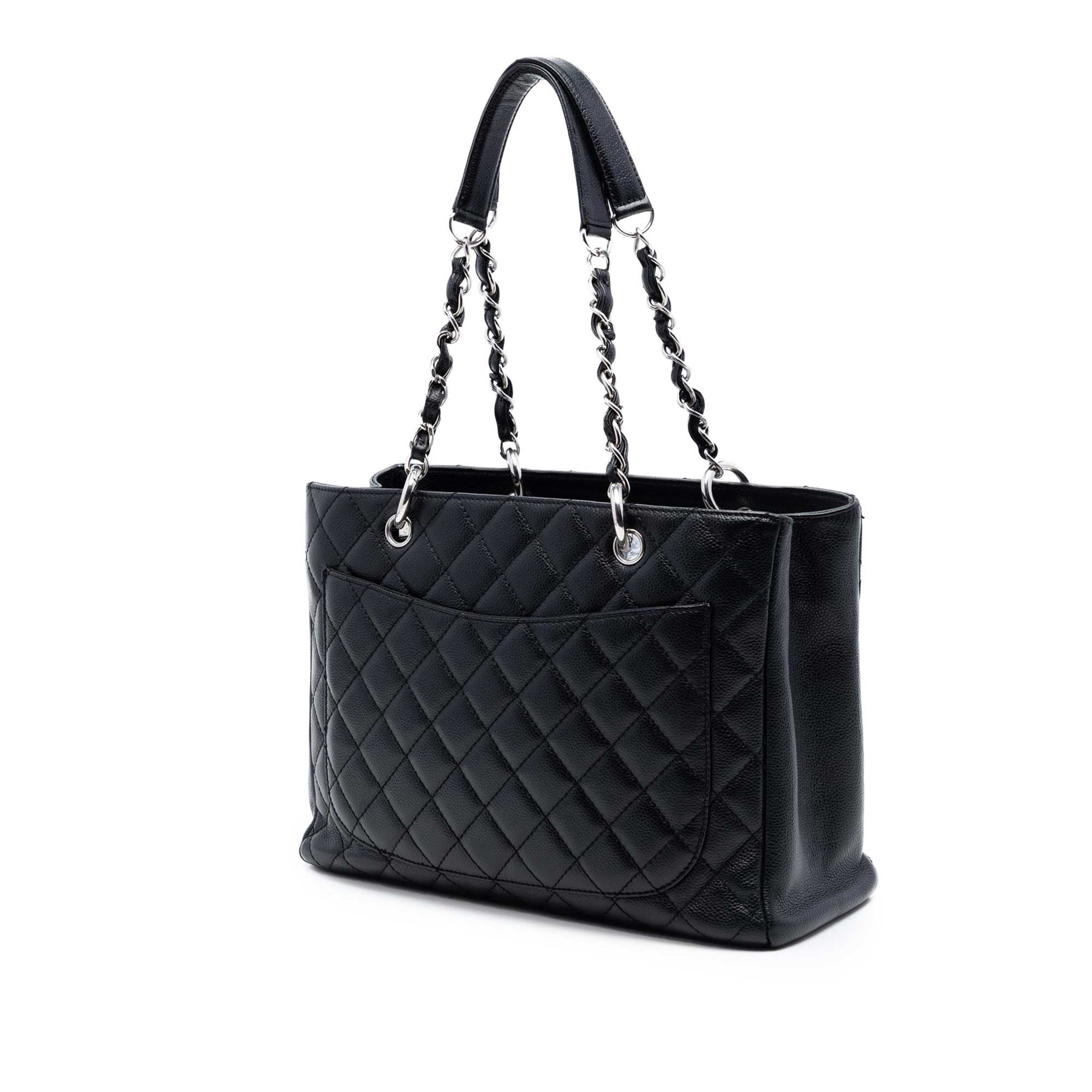 Chanel Caviar Grand Shopping Tote, från Luxclusif, i färgen svart. Klicka för att öppna bilden i stort format