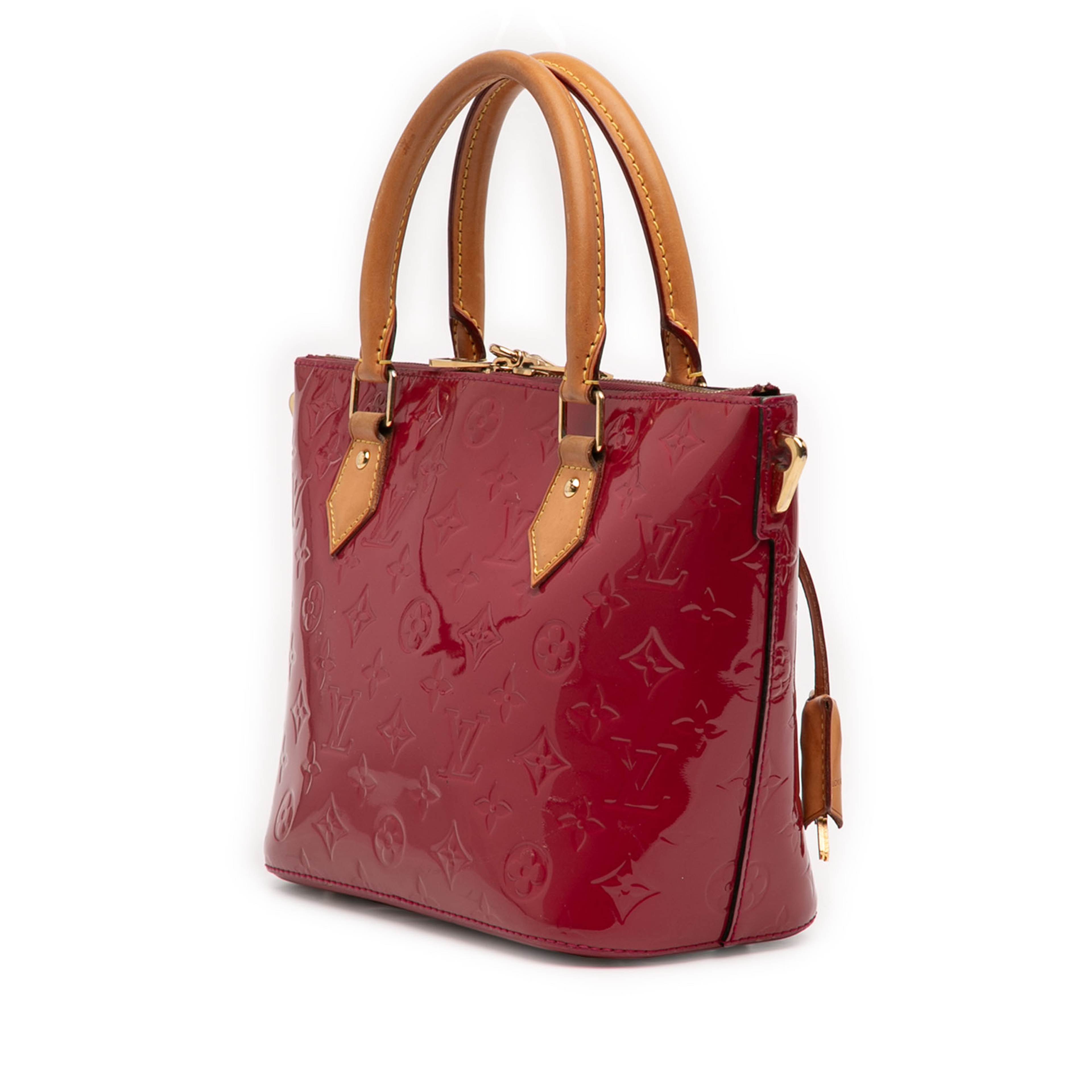 Louis Vuitton Monogram Vernis Montebello Pm, från Luxclusif, i färgen röd. Klicka för att öppna bilden i stort format