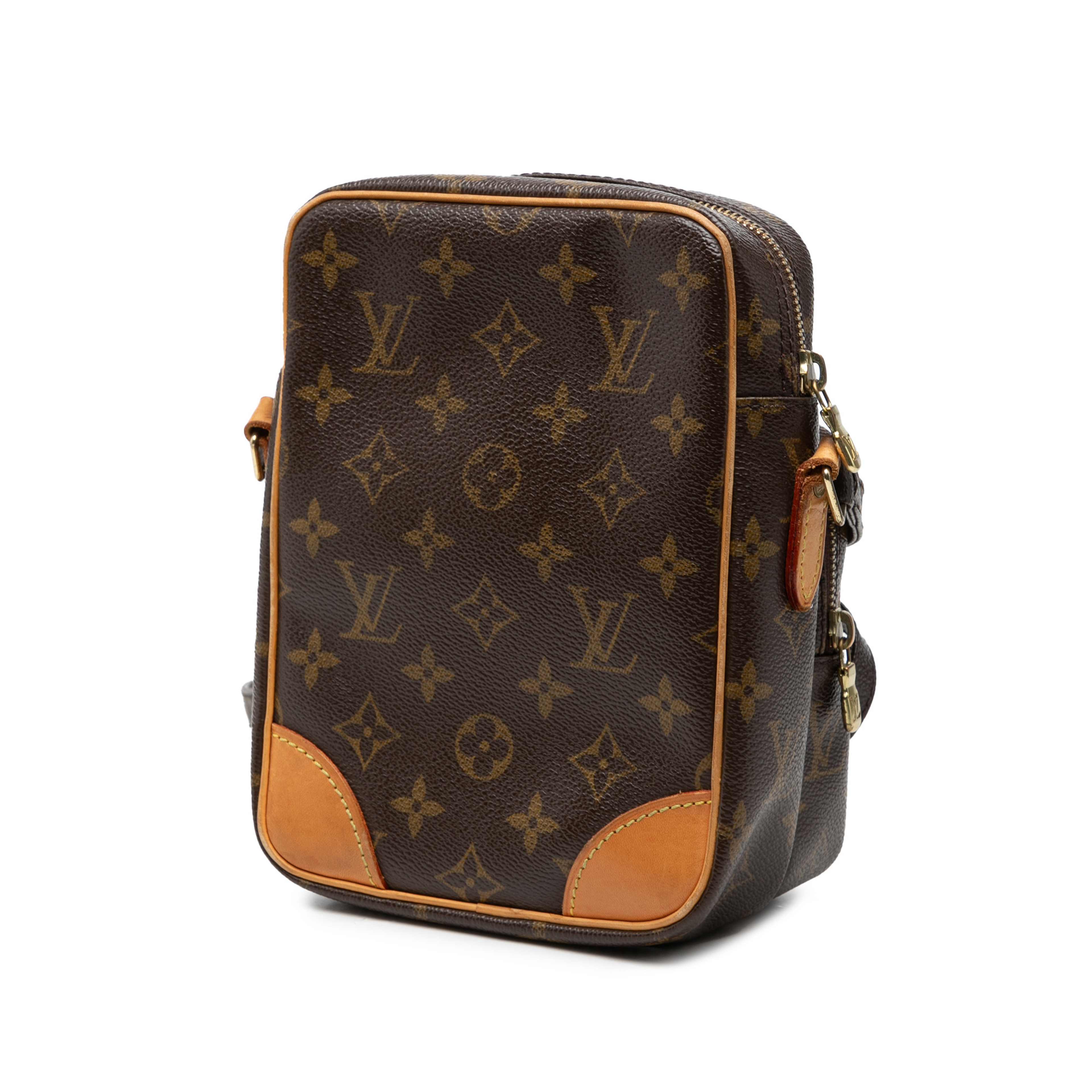 Louis Vuitton Monogram Amazone, från Luxclusif, i färgen brun. Klicka för att öppna bilden i stort format
