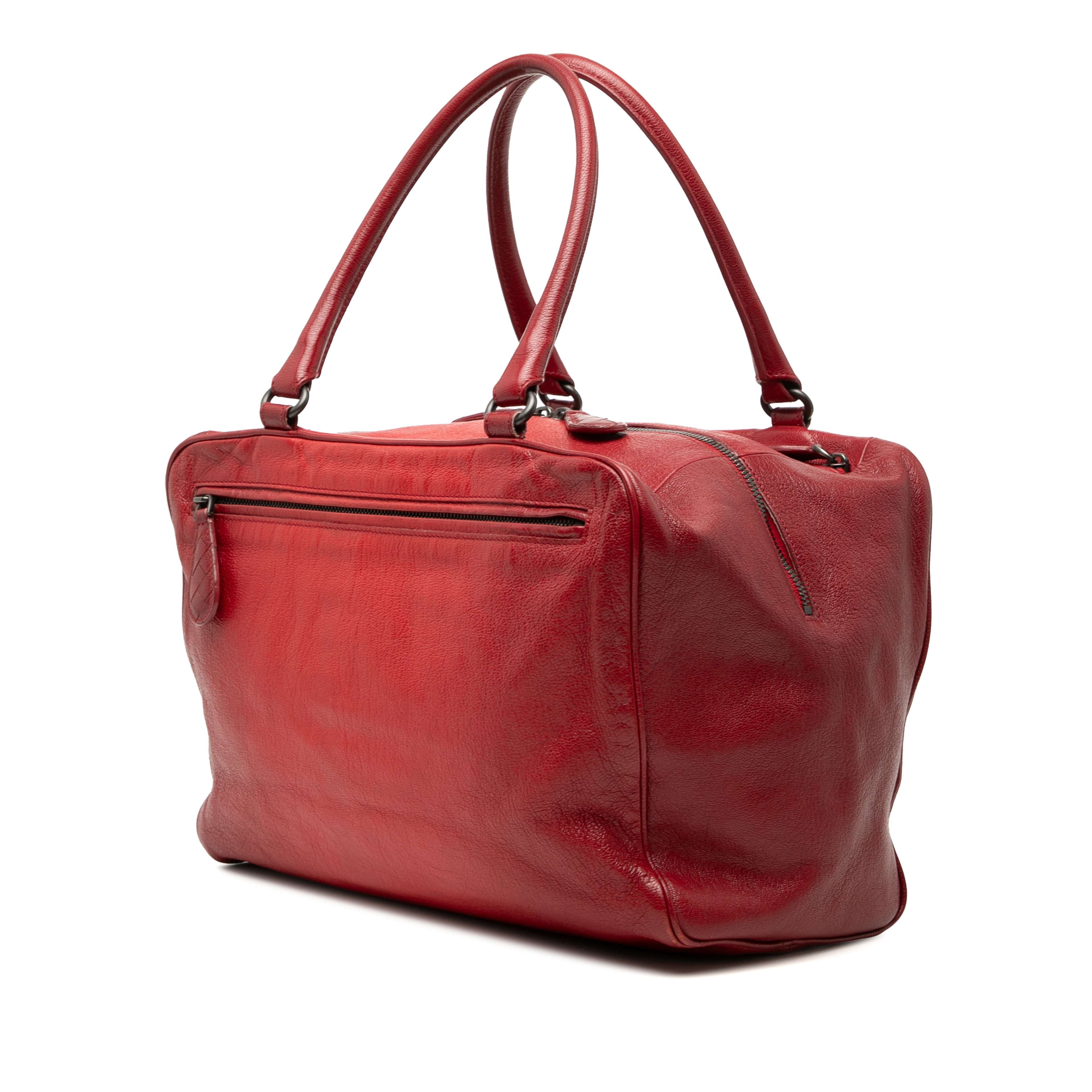 Bottega Veneta Medium Goatskin Madras Sfumato Brera Handbag, från Luxclusif, i färgen red. Klicka för att öppna bilden i stort format