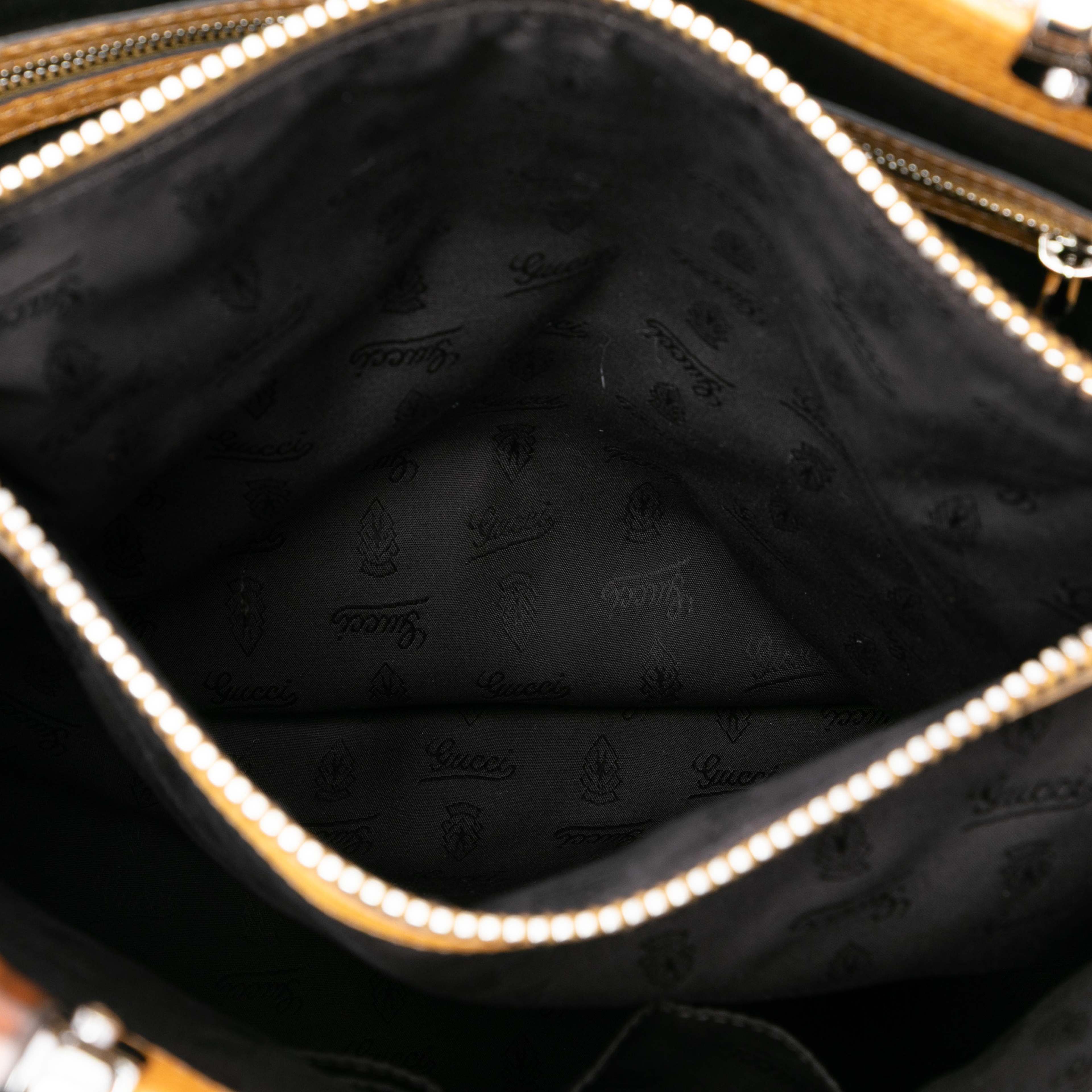 Gucci Large Gg Canvas Bamboo Libeccio Tote, från Luxclusif, i färgen beige. Klicka för att öppna bilden i stort format