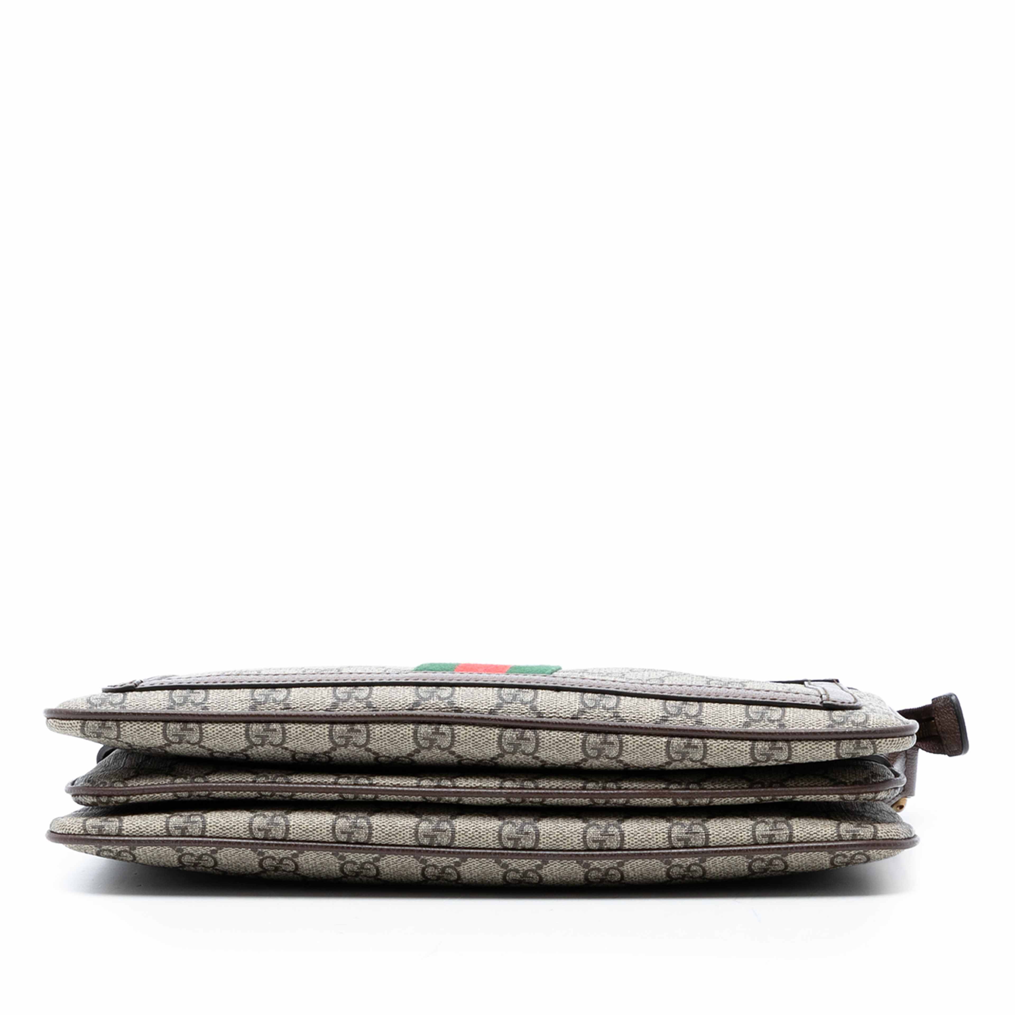 Gucci Medium Gg Supreme Web Ophidia Crossbody, från Luxclusif, i färgen beige. Klicka för att öppna bilden i stort format