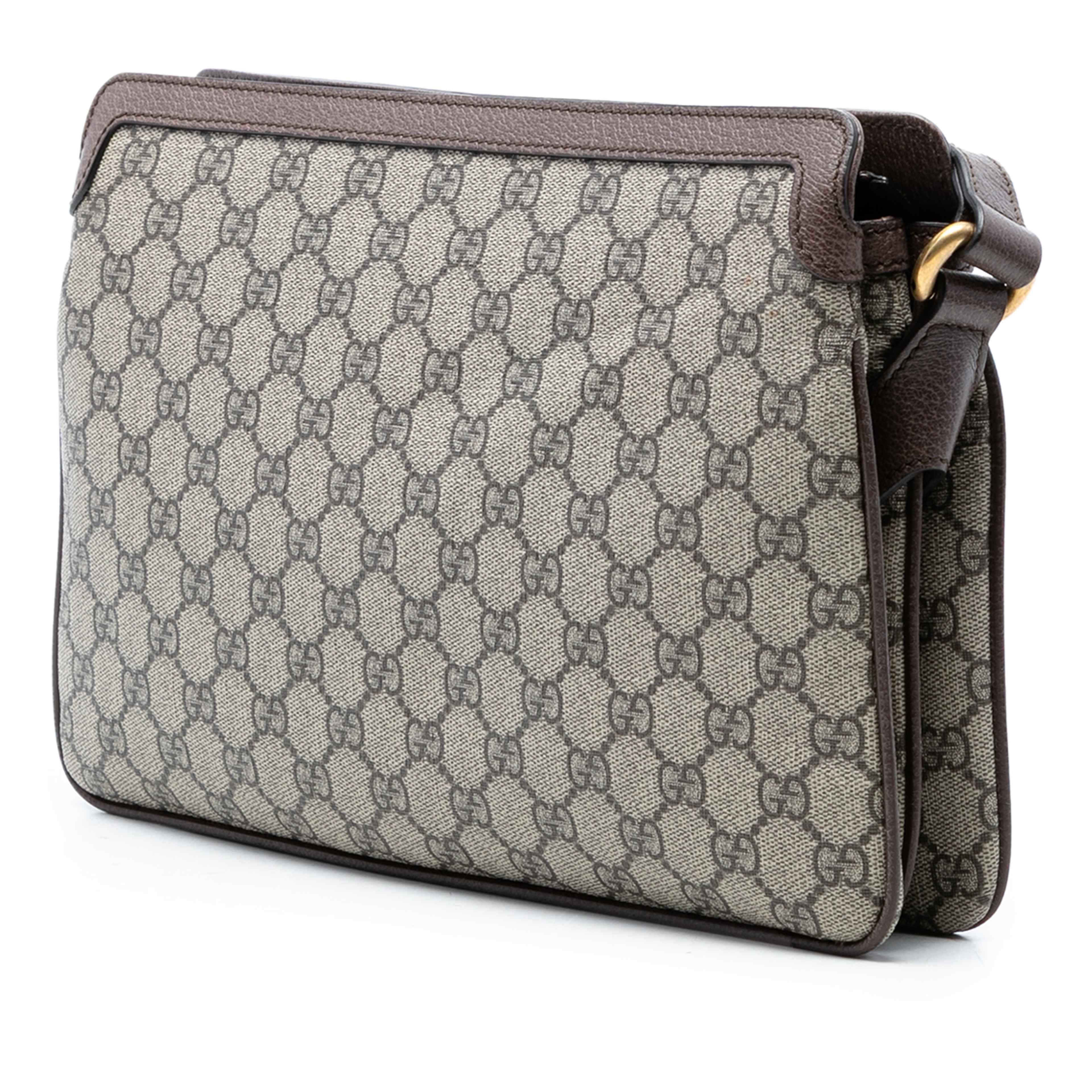 Gucci Medium Gg Supreme Web Ophidia Crossbody, från Luxclusif, i färgen beige. Klicka för att öppna bilden i stort format