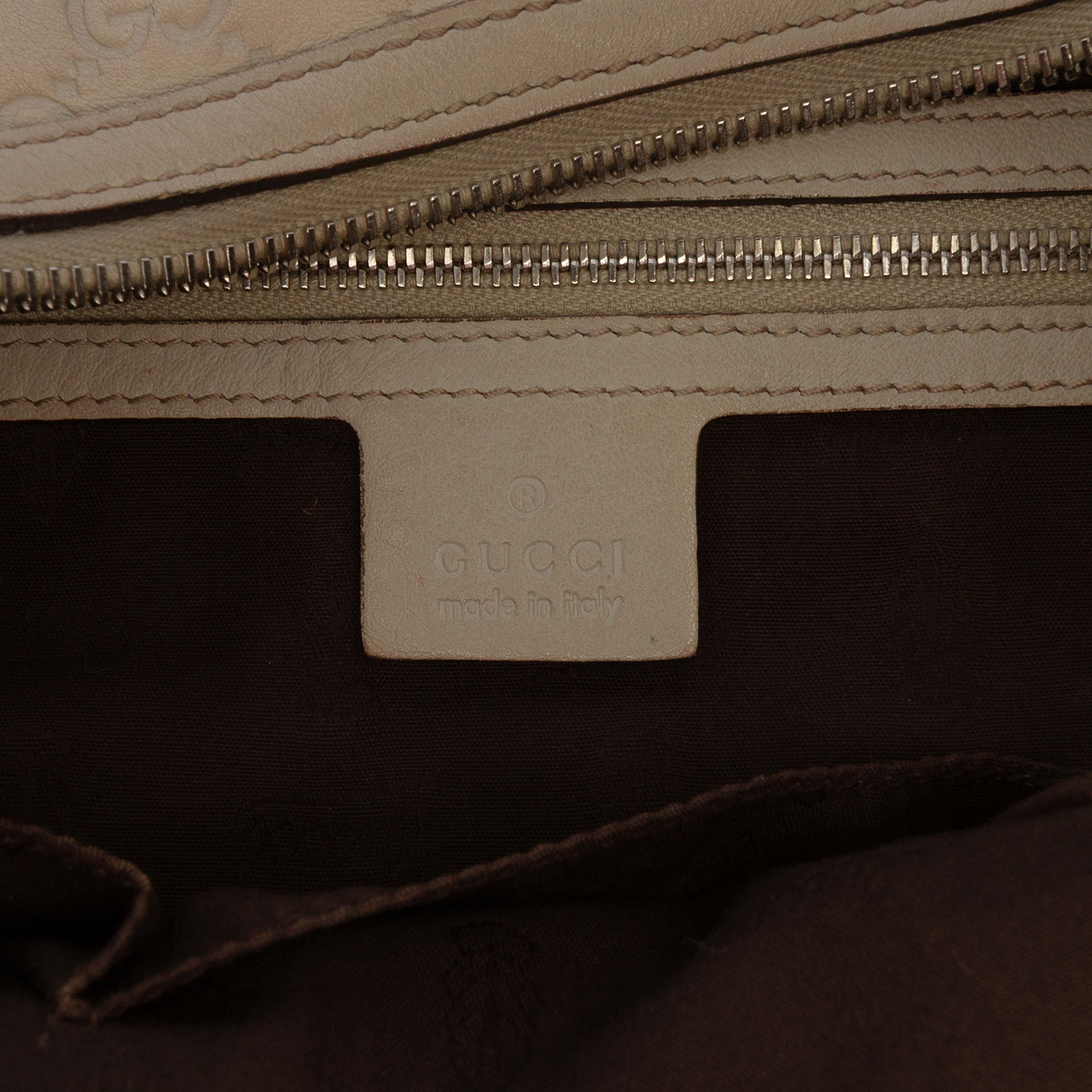 Gucci Medium Guccissima Twins Hobo, från Luxclusif, i färgen beige. Klicka för att öppna bilden i stort format