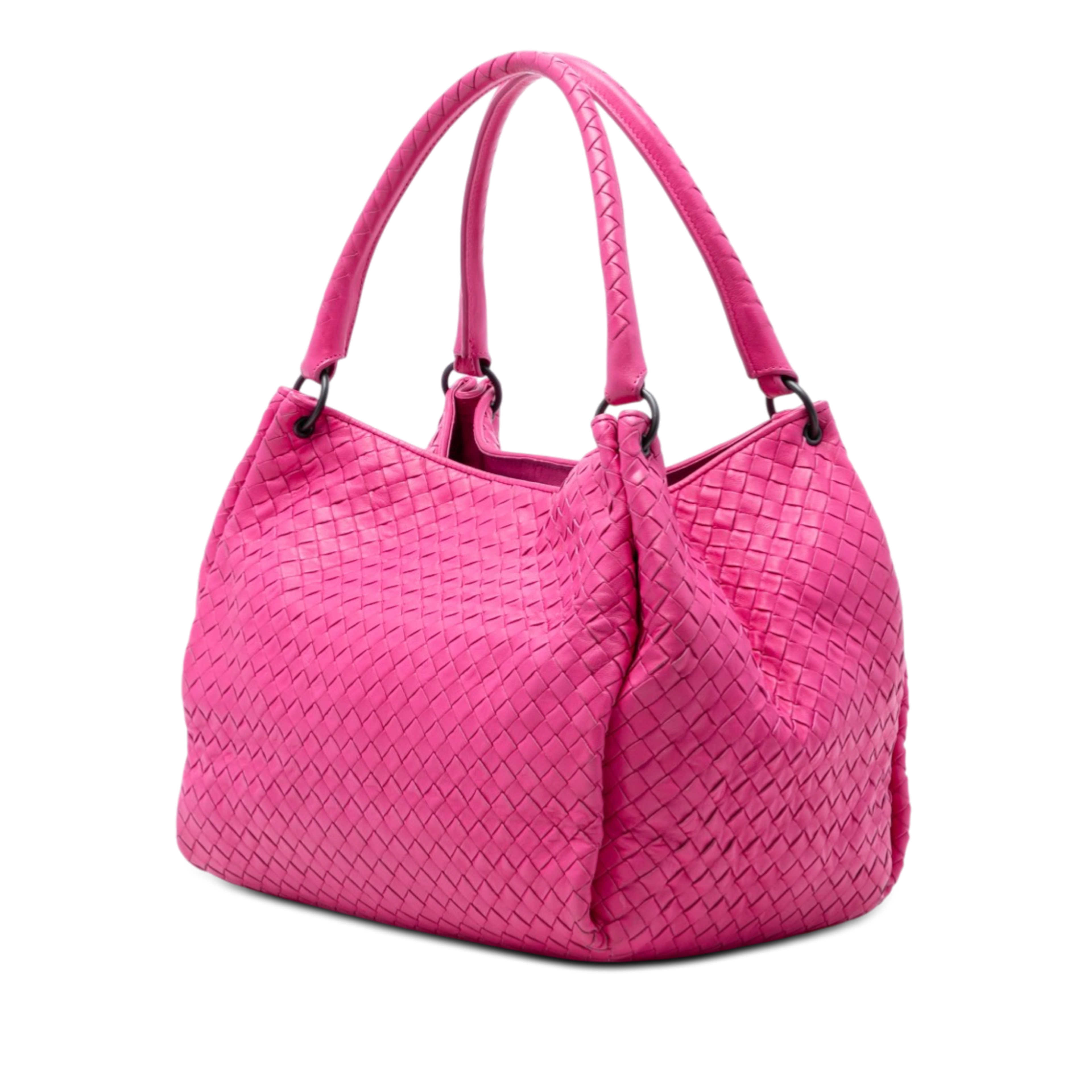 Bottega Veneta Nappa Intrecciato Parachute Tote, från Luxclusif, i färgen rosa. Klicka för att öppna bilden i stort format