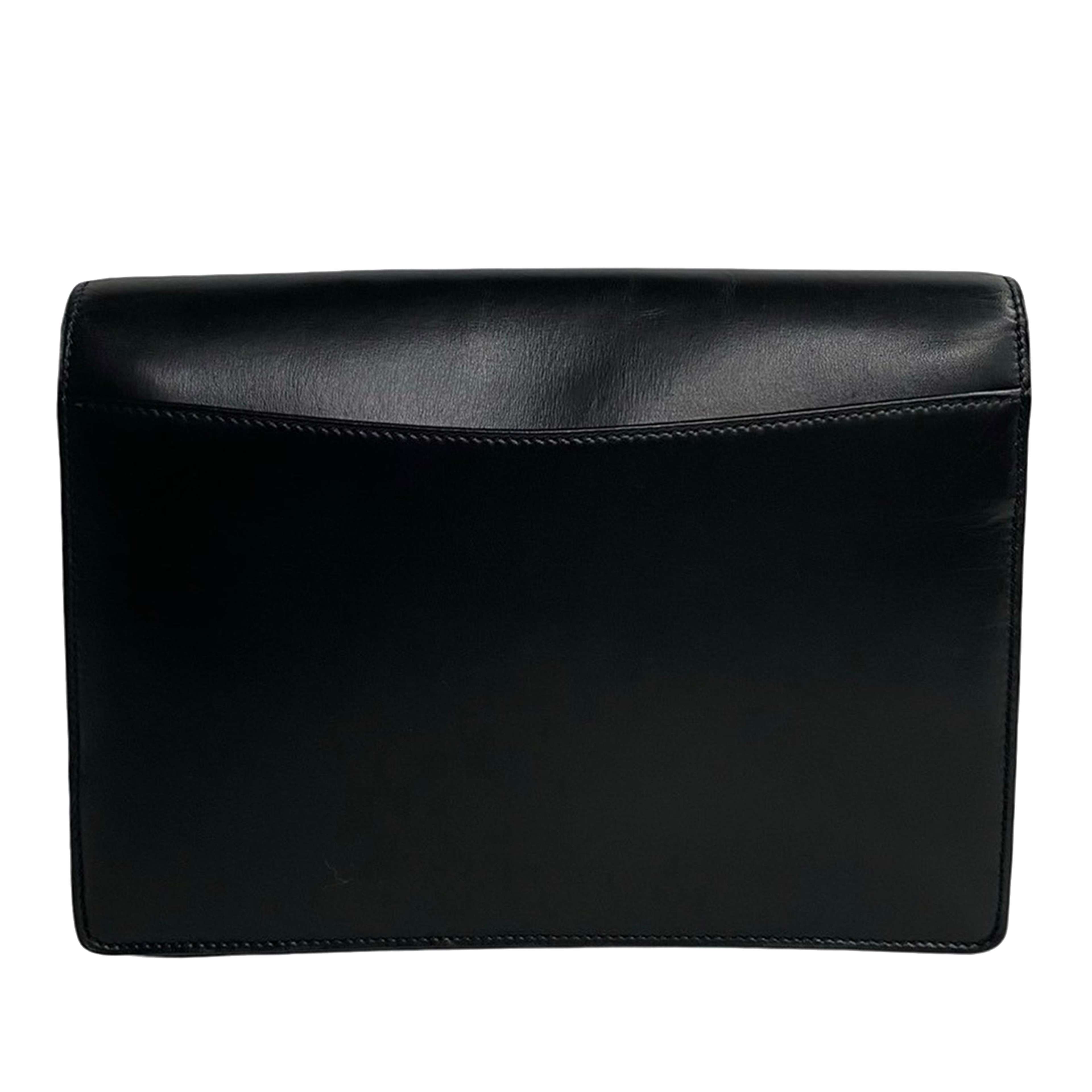 Celine Calfskin Star Ball Crossbody, från Luxclusif, i färgen black. Klicka för att öppna bilden i stort format