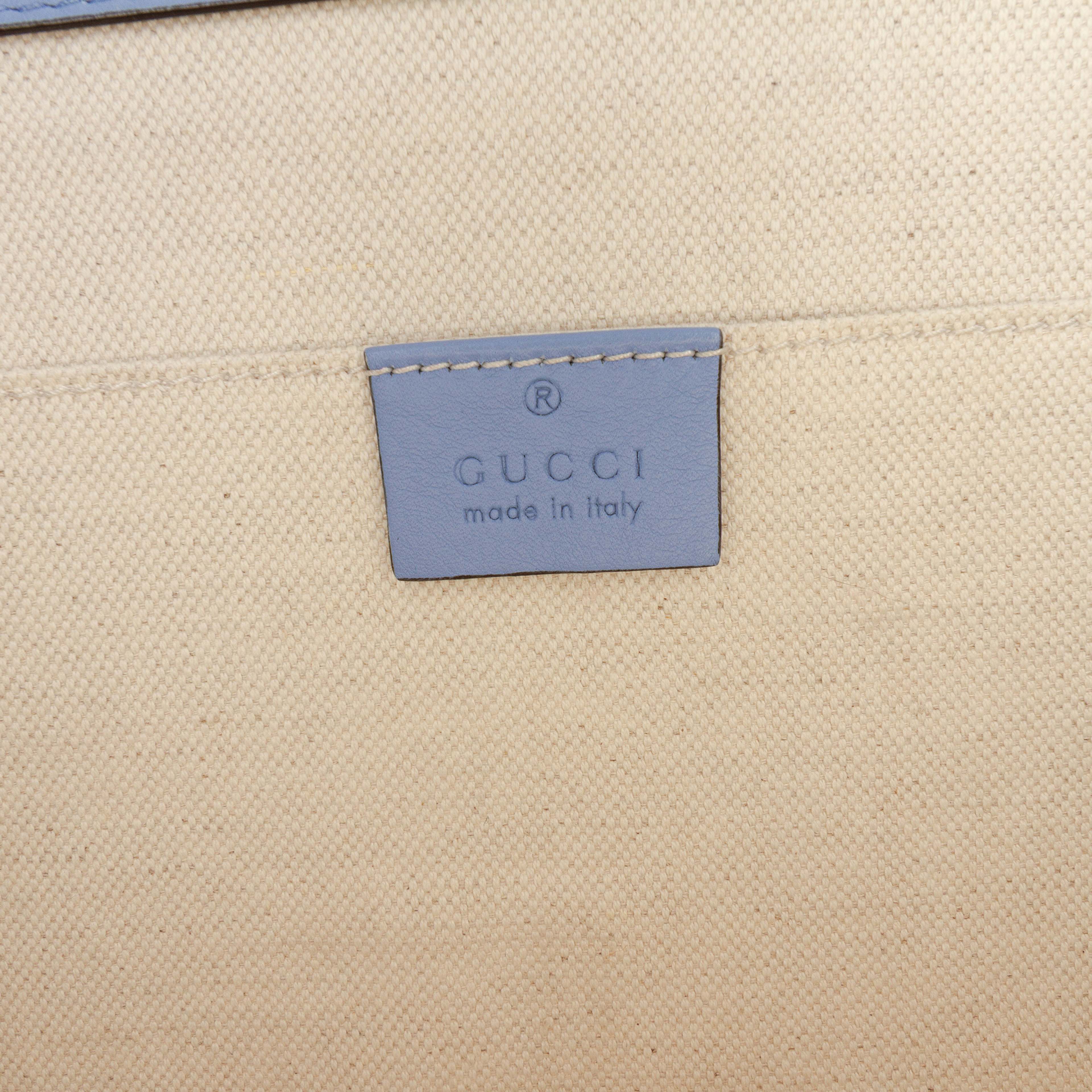 Gucci Large Calfskin Floral Embroidered Bamboo Dionysus Web Satchel, från Luxclusif, i färgen blå. Klicka för att öppna bilden i stort format