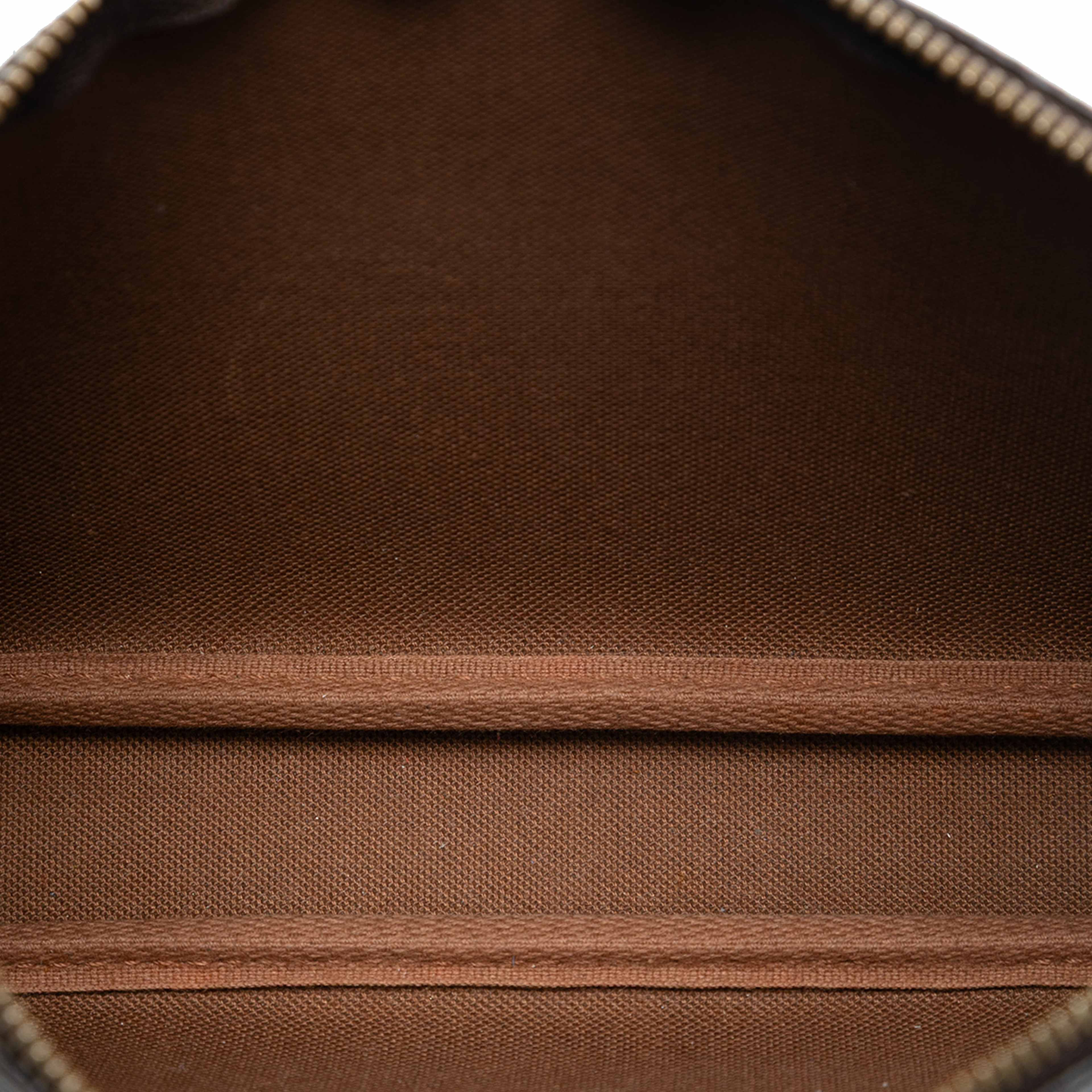 Louis Vuitton Monogram Pochette Accessoires, från Luxclusif, i färgen brown. Klicka för att öppna bilden i stort format